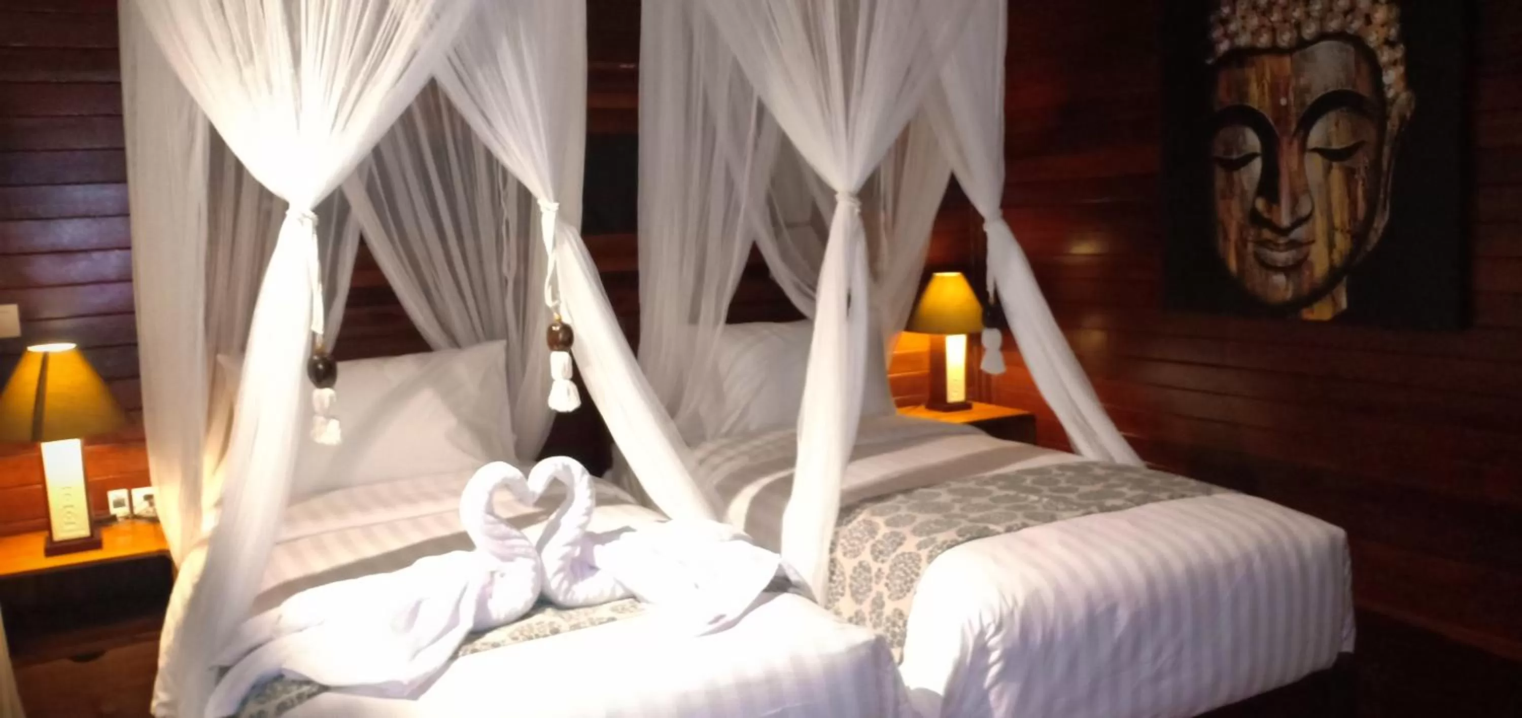 Property building, Bed in Mamamia Island Villa