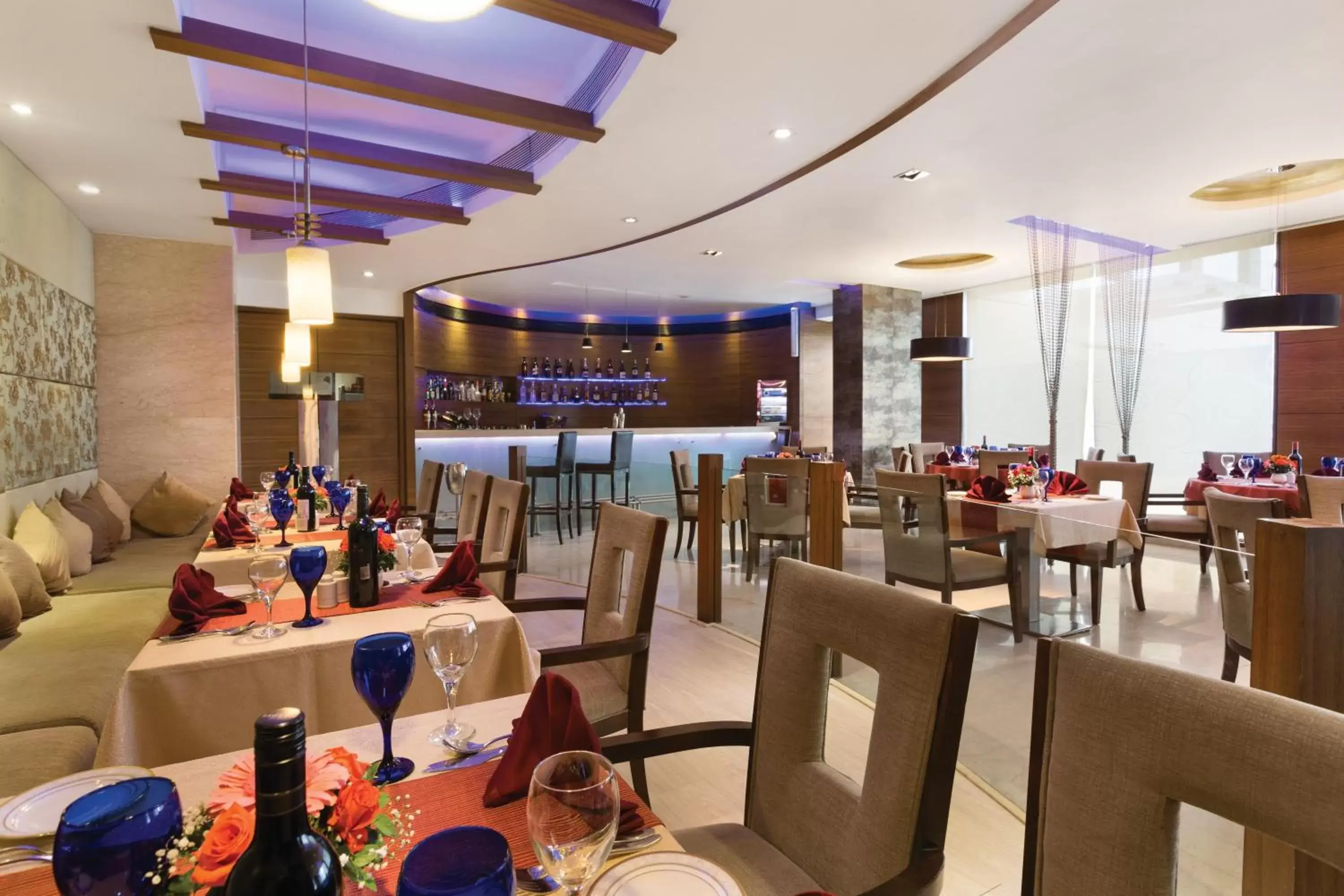 Restaurant/places to eat in Ramada Navi Mumbai