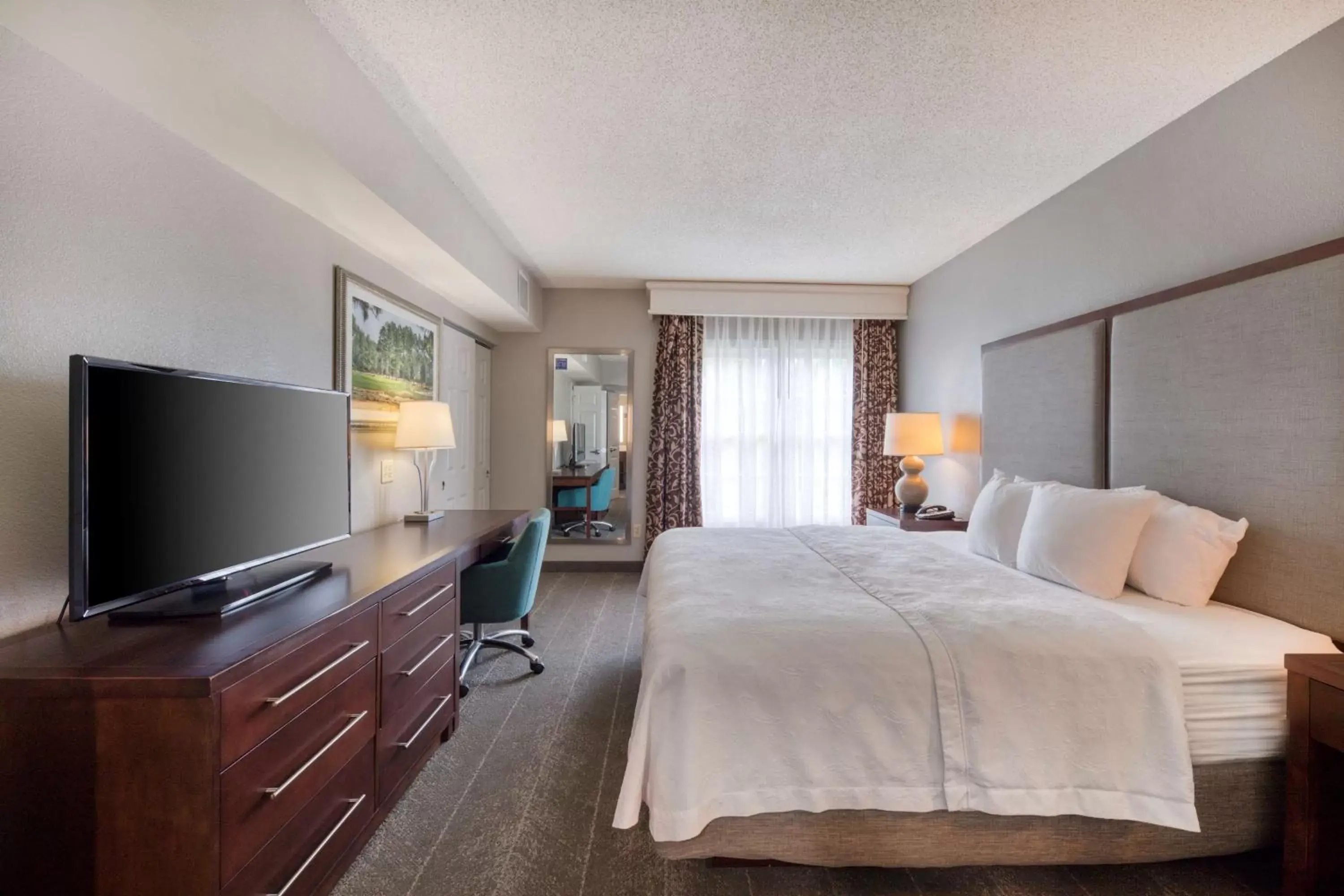 Bedroom, TV/Entertainment Center in Homewood Suites by Hilton Olmsted Village