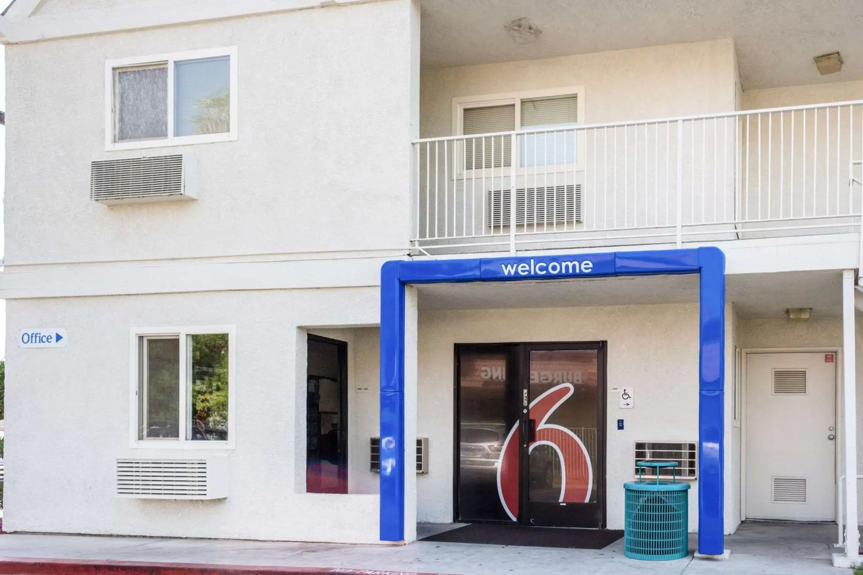 Property building, Facade/Entrance in Motel 6-Bakersfield, CA - East