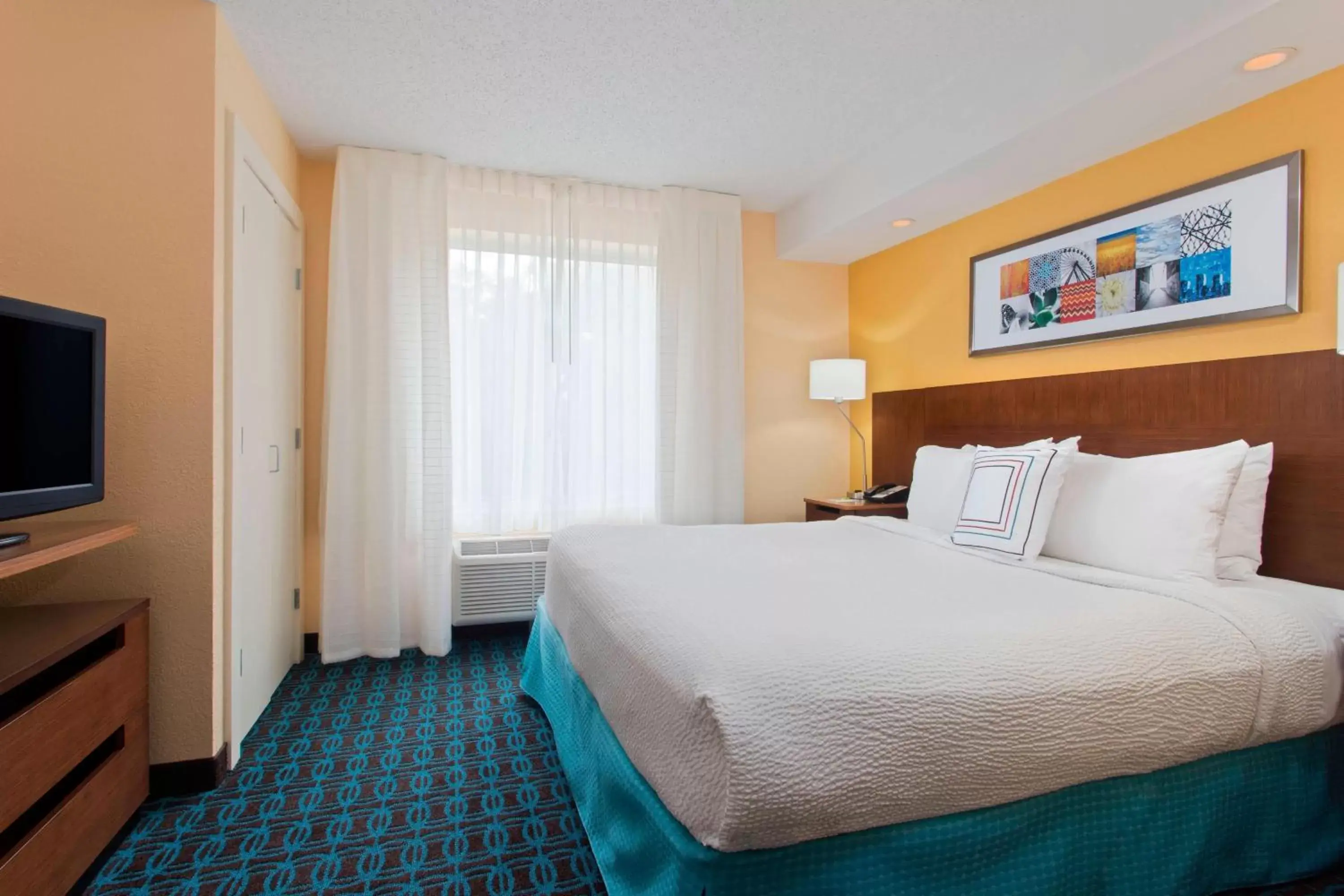 Photo of the whole room, Bed in Fairfield Inn and Suites by Marriott Tampa Brandon