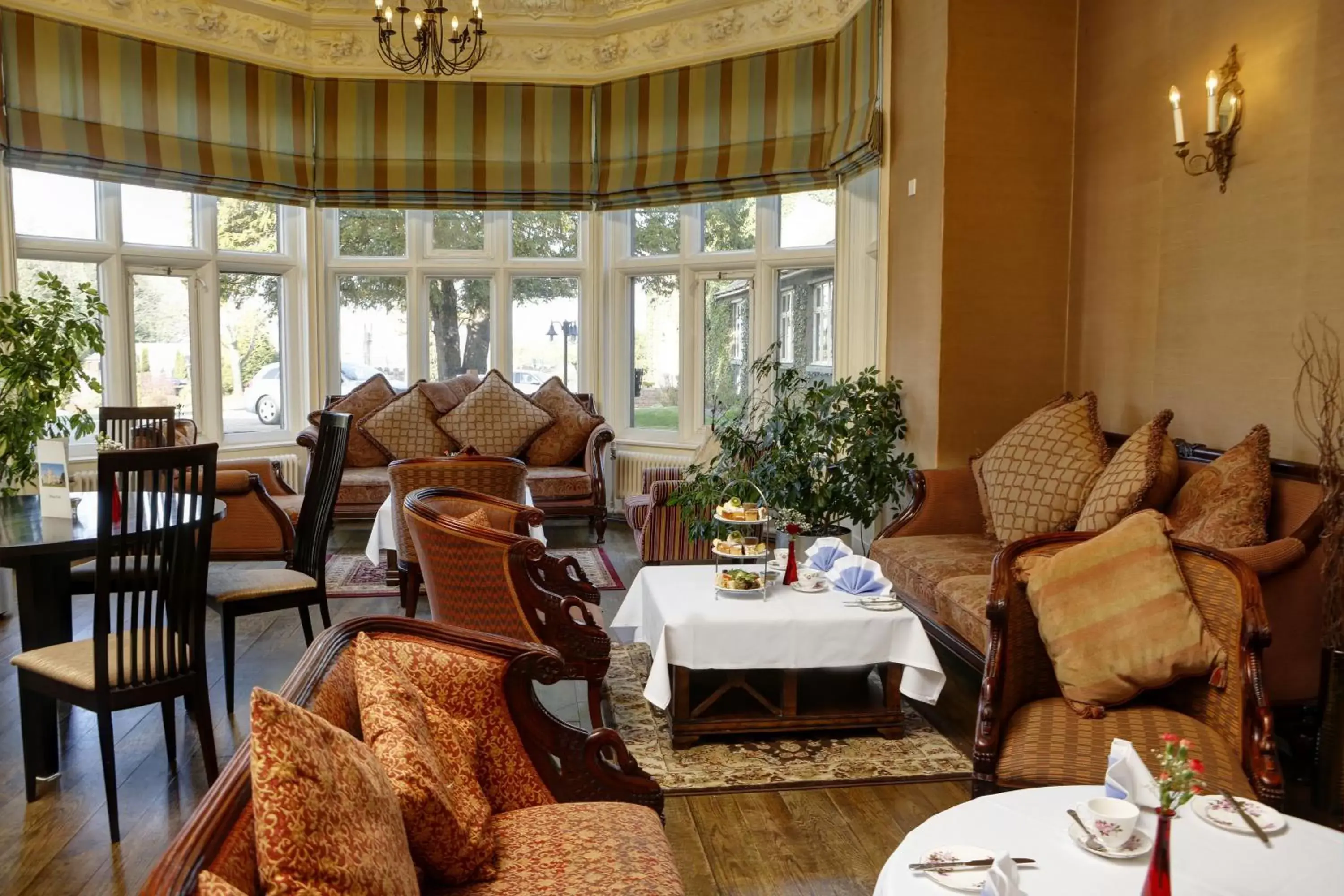 Coffee/tea facilities, Restaurant/Places to Eat in Best Western Walworth Castle Hotel