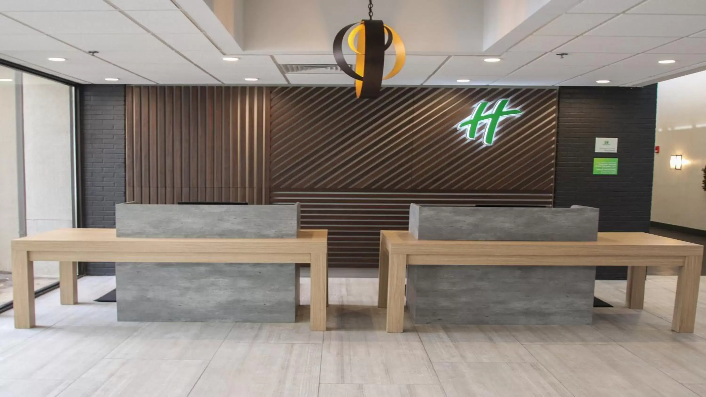 Property building in Holiday Inn Roanoke Airport - Conference CTR by IHG Property building in Holiday Inn Roanoke Airport - Conference CTR by IHG