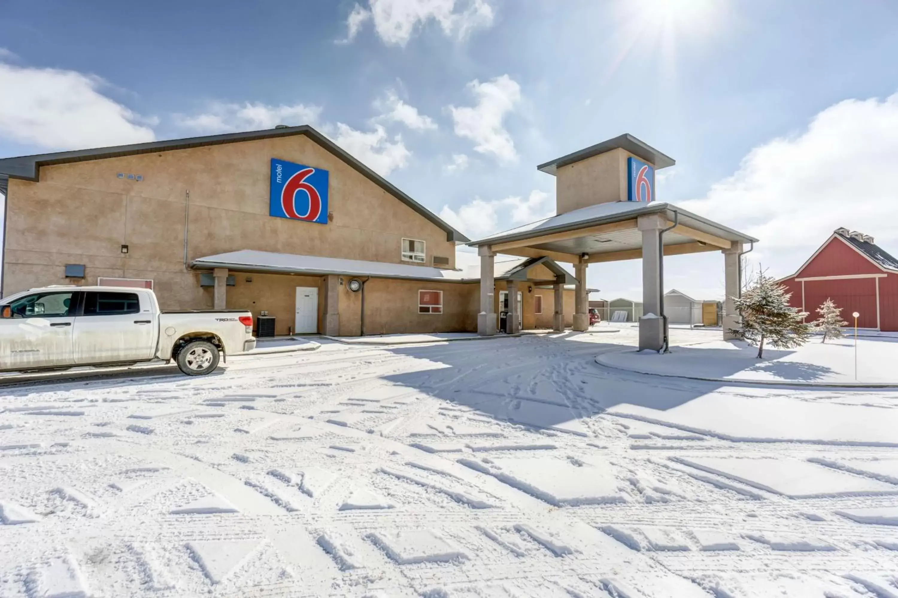 Property building, Winter in Motel 6-Innisfail, AB
