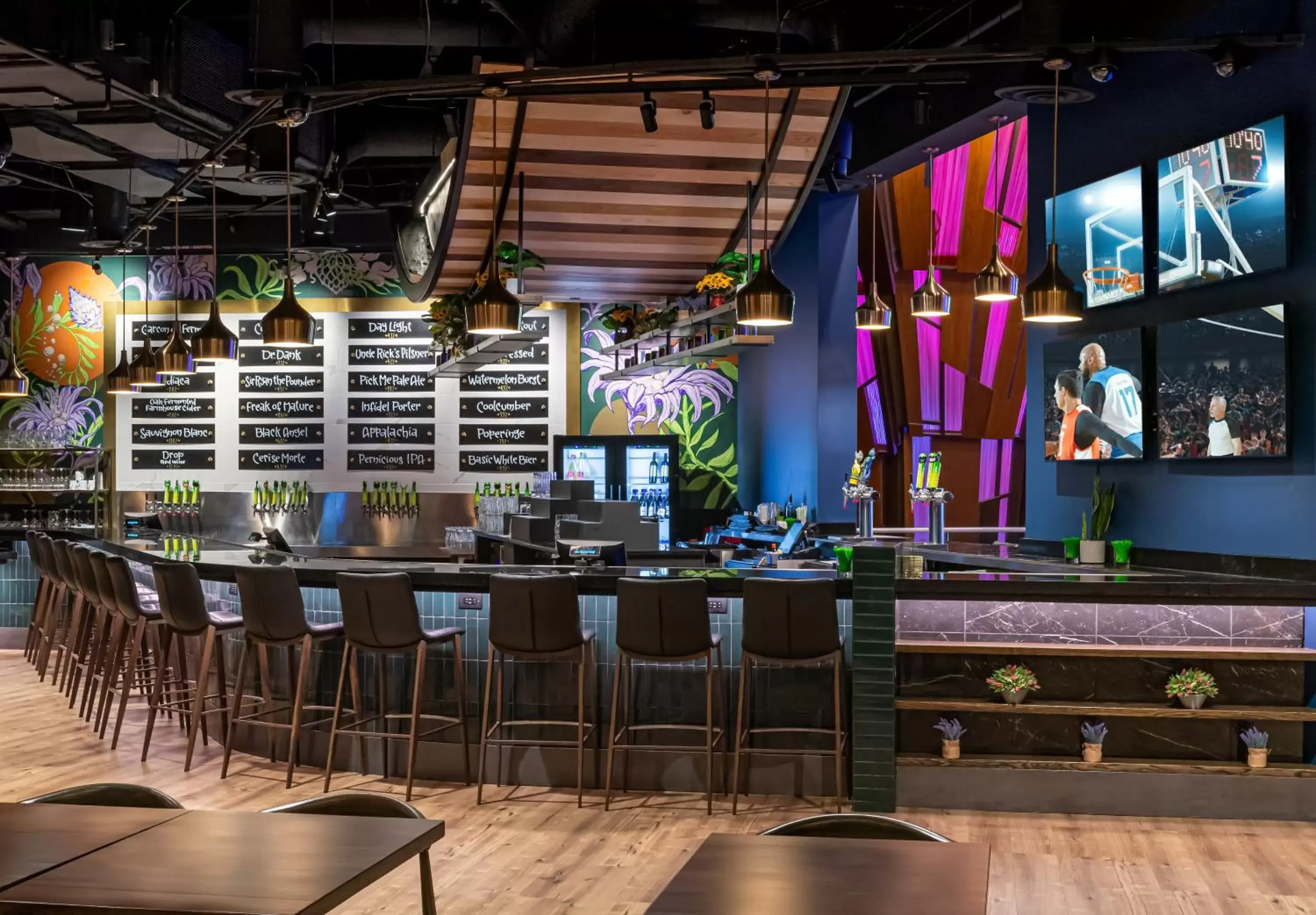 Restaurant/places to eat, Lounge/Bar in Harrah's Cherokee Casino Resort