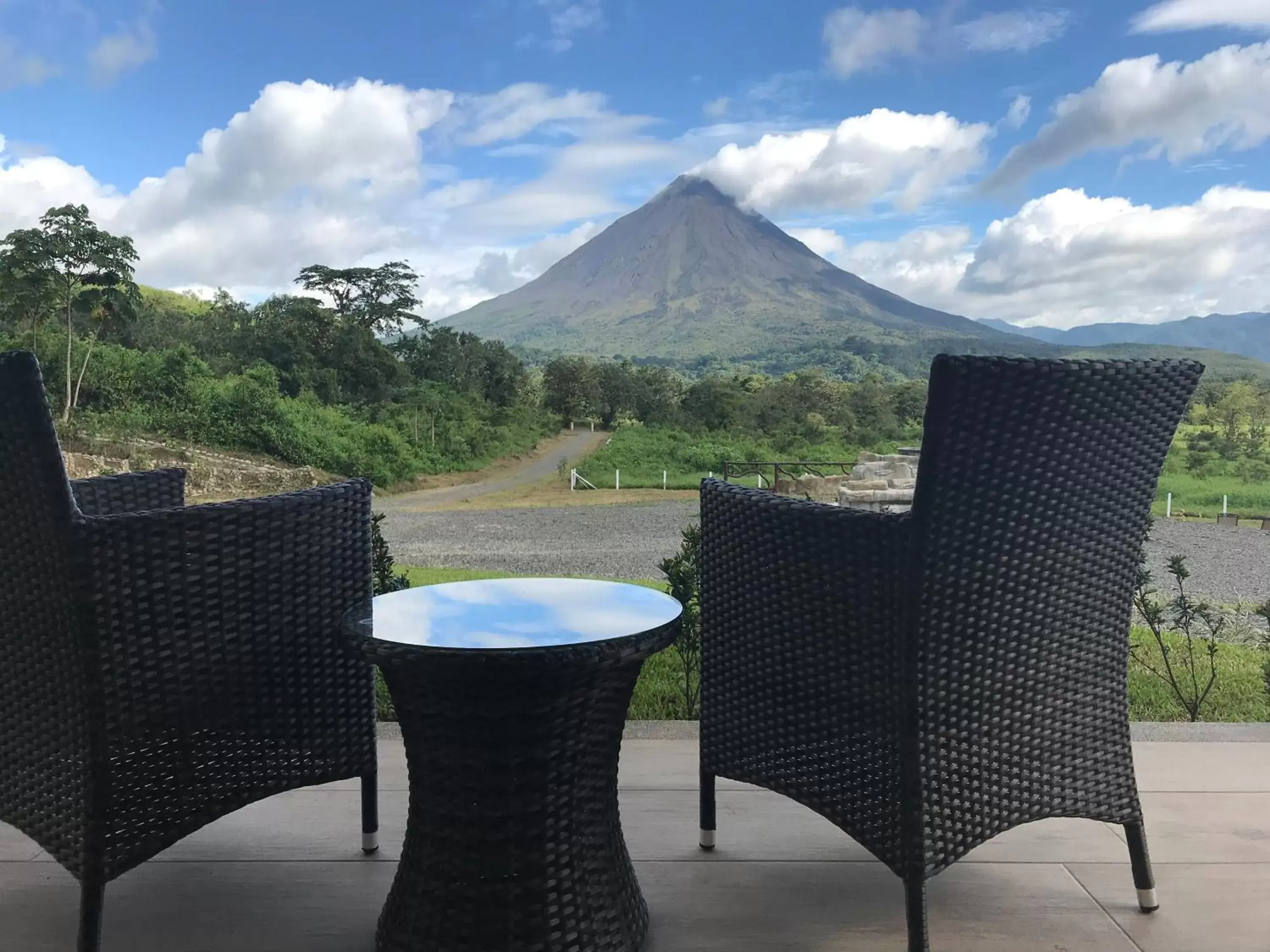 Mountain View in Arenal Roca Suites