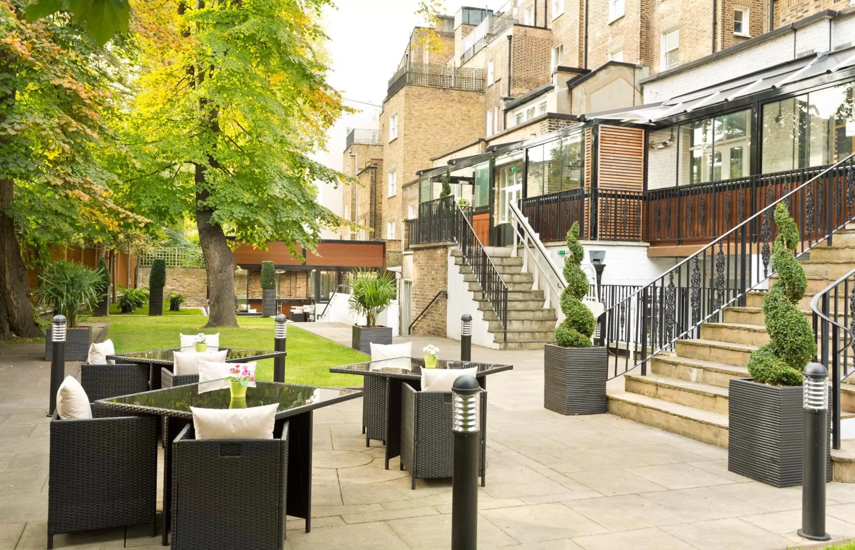 Garden, Restaurant/Places to Eat in The Park City Grand Plaza Kensington Hotel