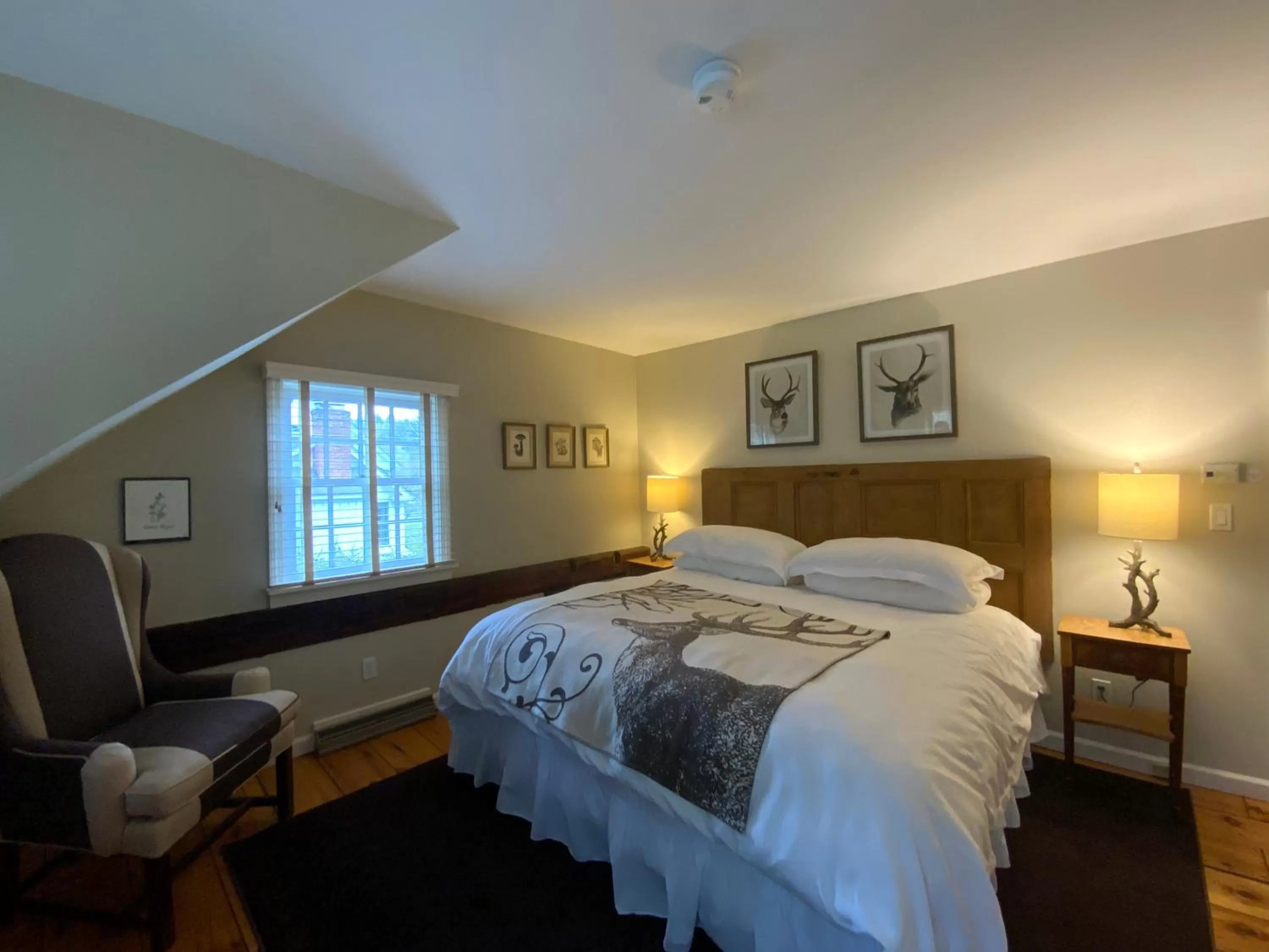 Bed in Four Columns Inn