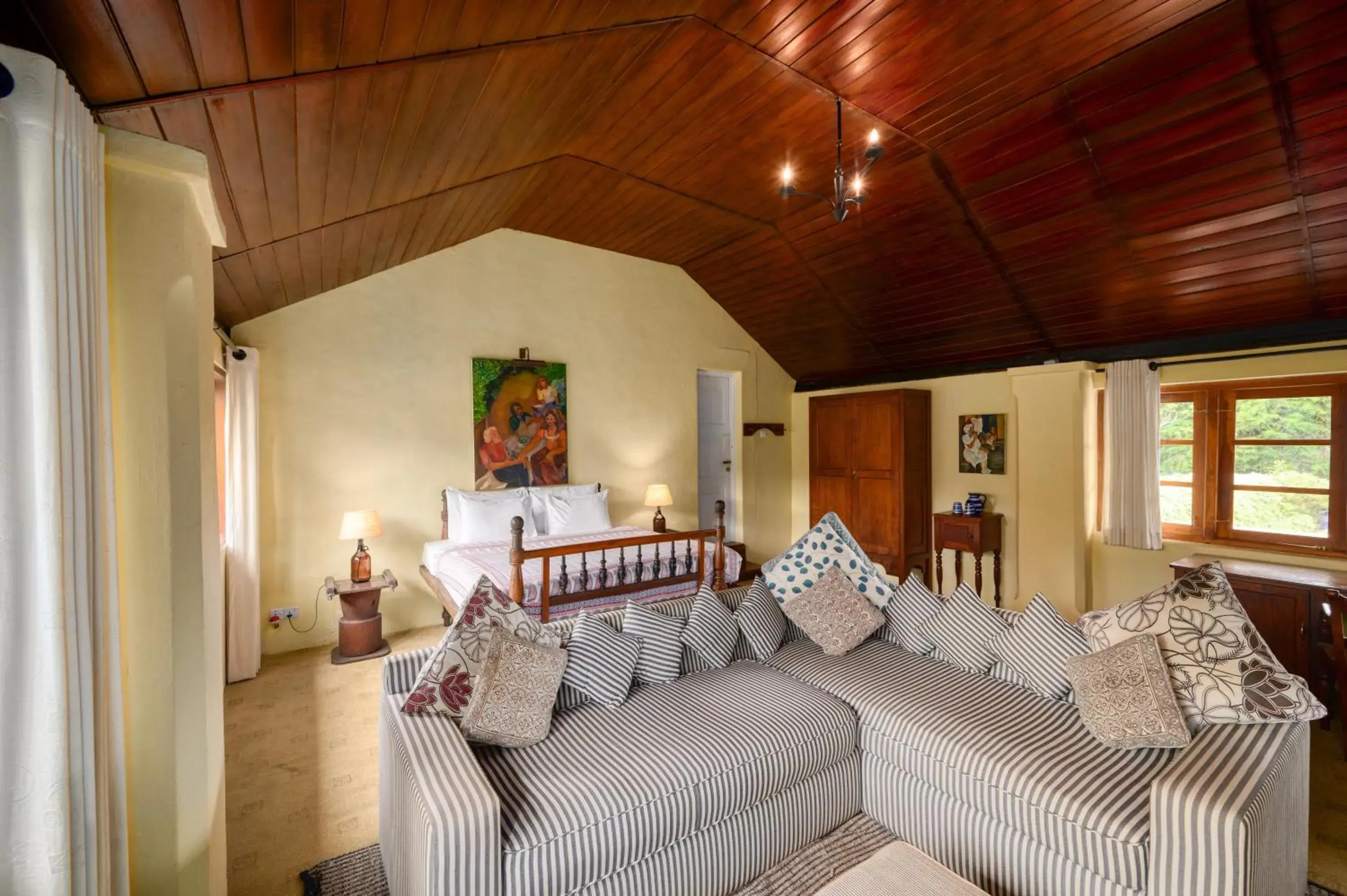 Bed, Seating Area in Ferncliff Bungalow