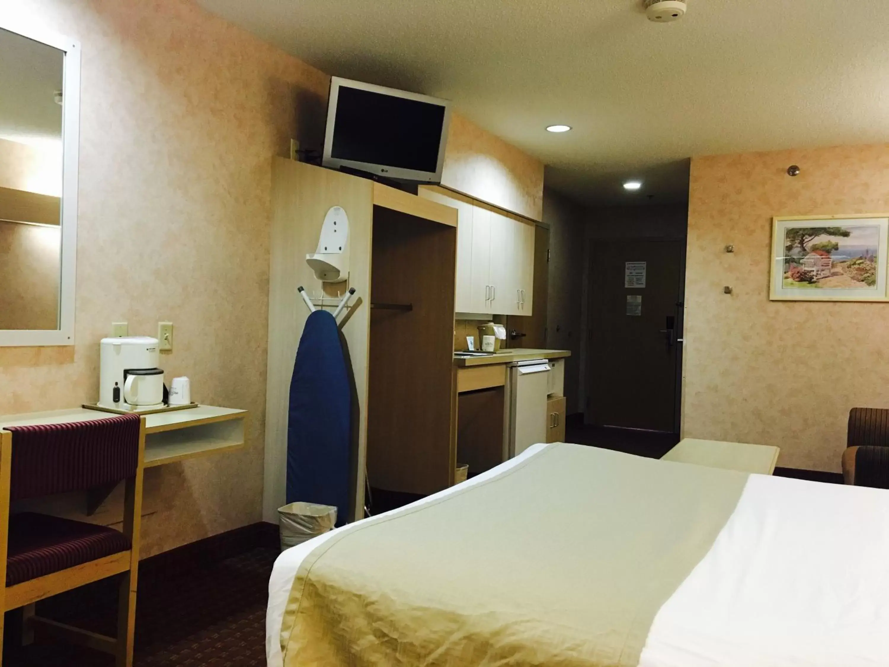 Other, Bed in Microtel Inn & Suites by Wyndham Syracuse Baldwinsville