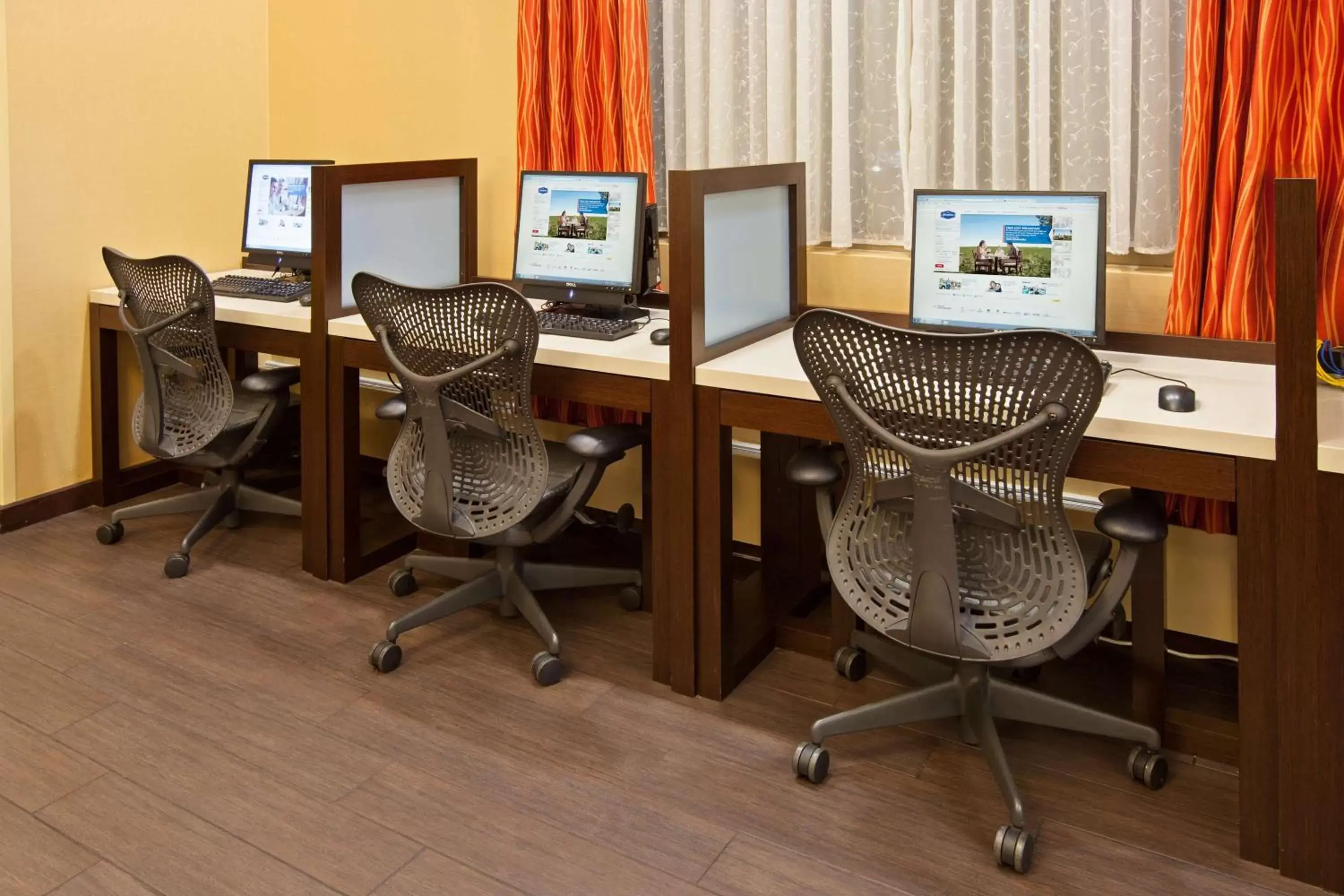 Business facilities, Business Area/Conference Room in Hampton Inn & Suites Chicago North Shore