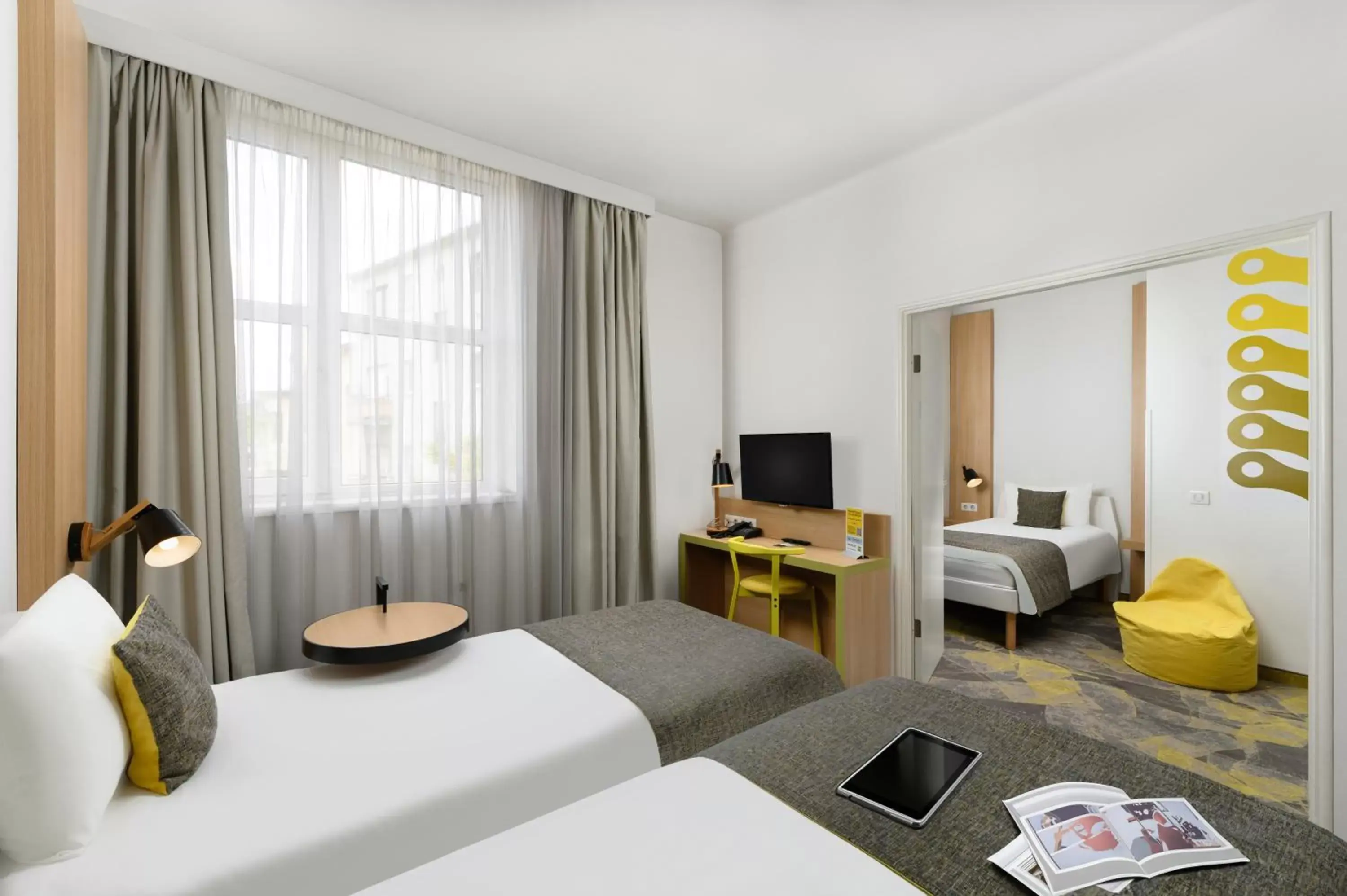 Family, TV/Entertainment Center in Ibis Styles Budapest City