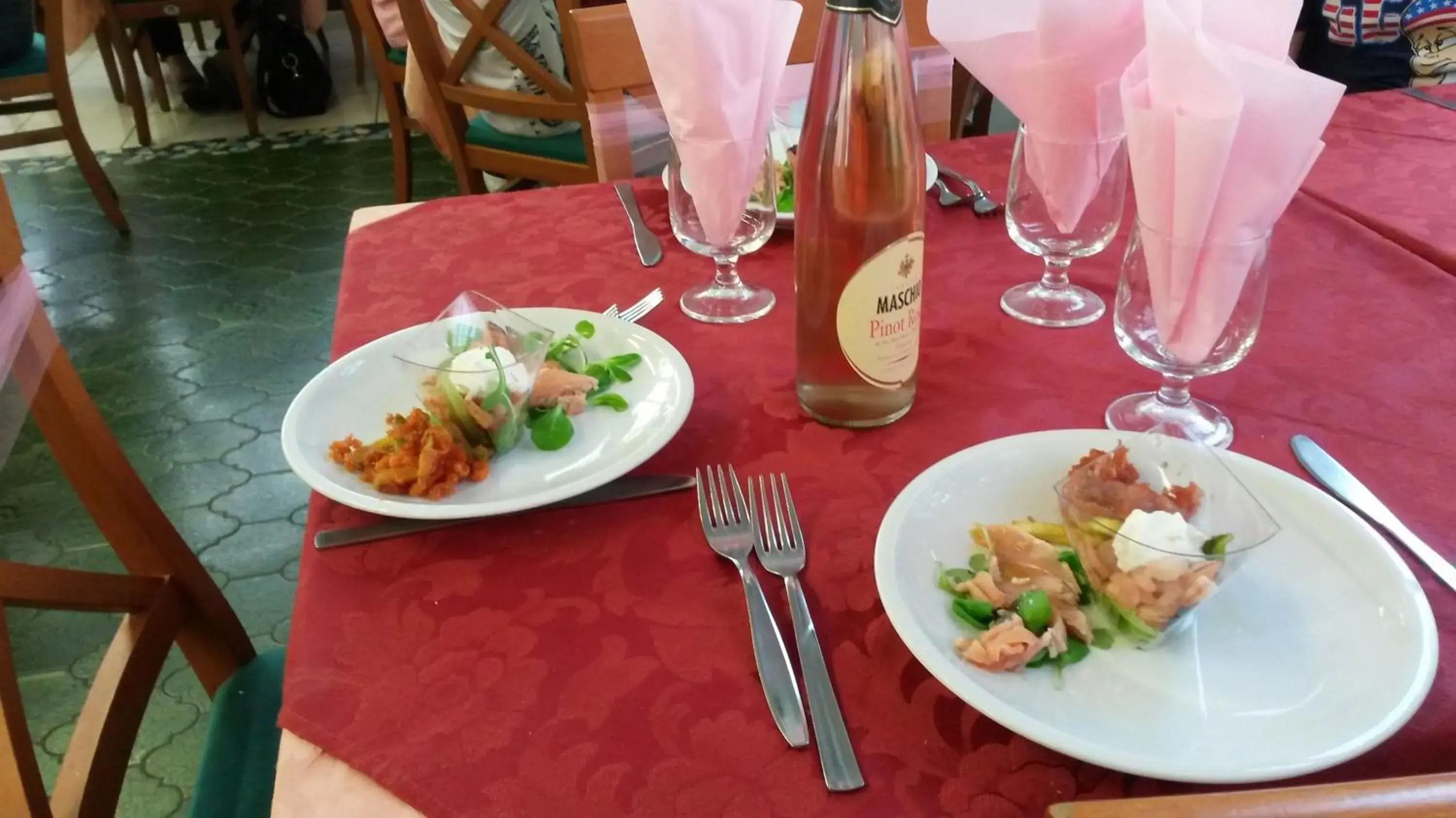Food and drinks, Lunch and Dinner in Hotel Orchidea