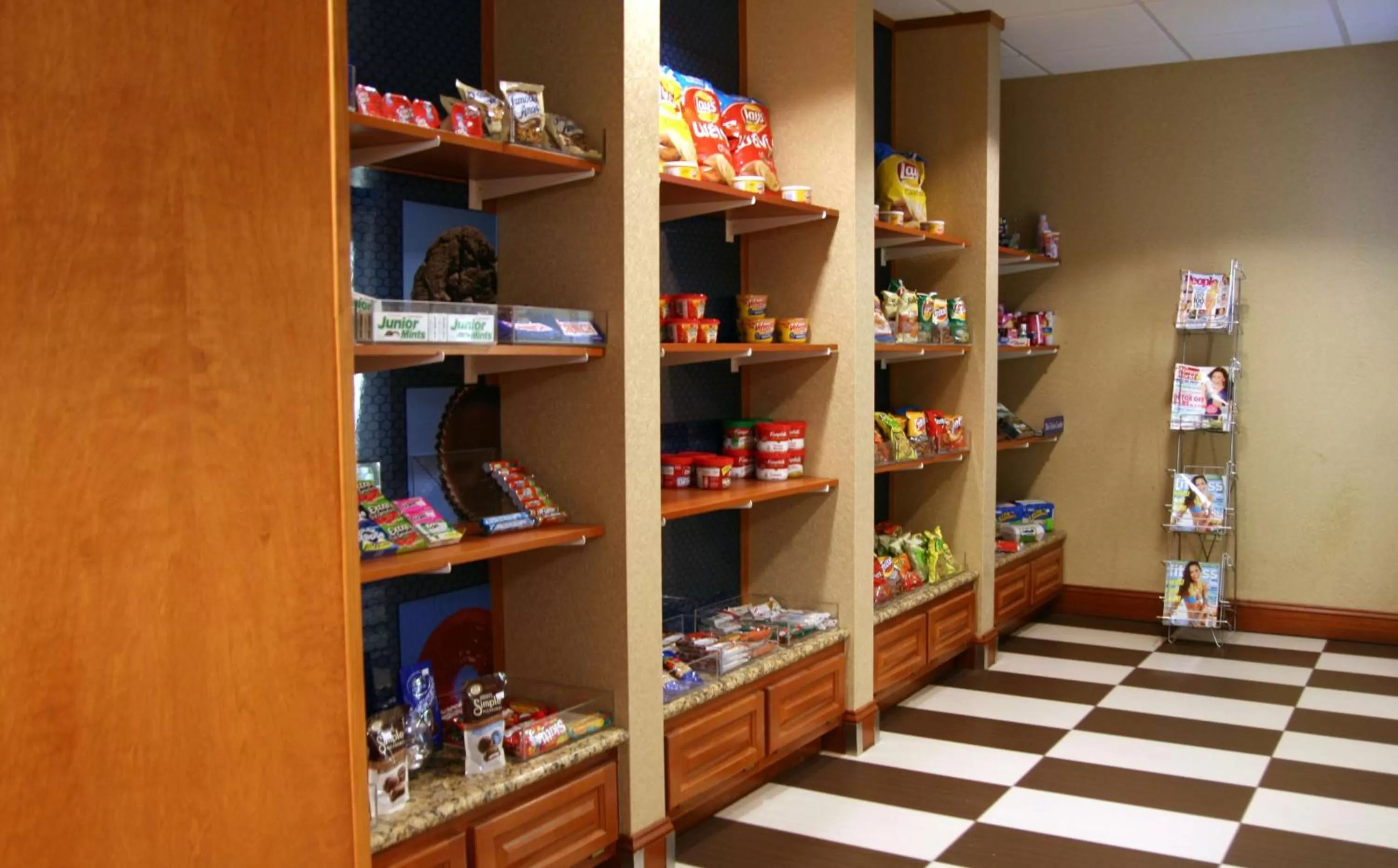 Restaurant/places to eat in Hampton Inn & Suites by Hilton Manchester Bedford