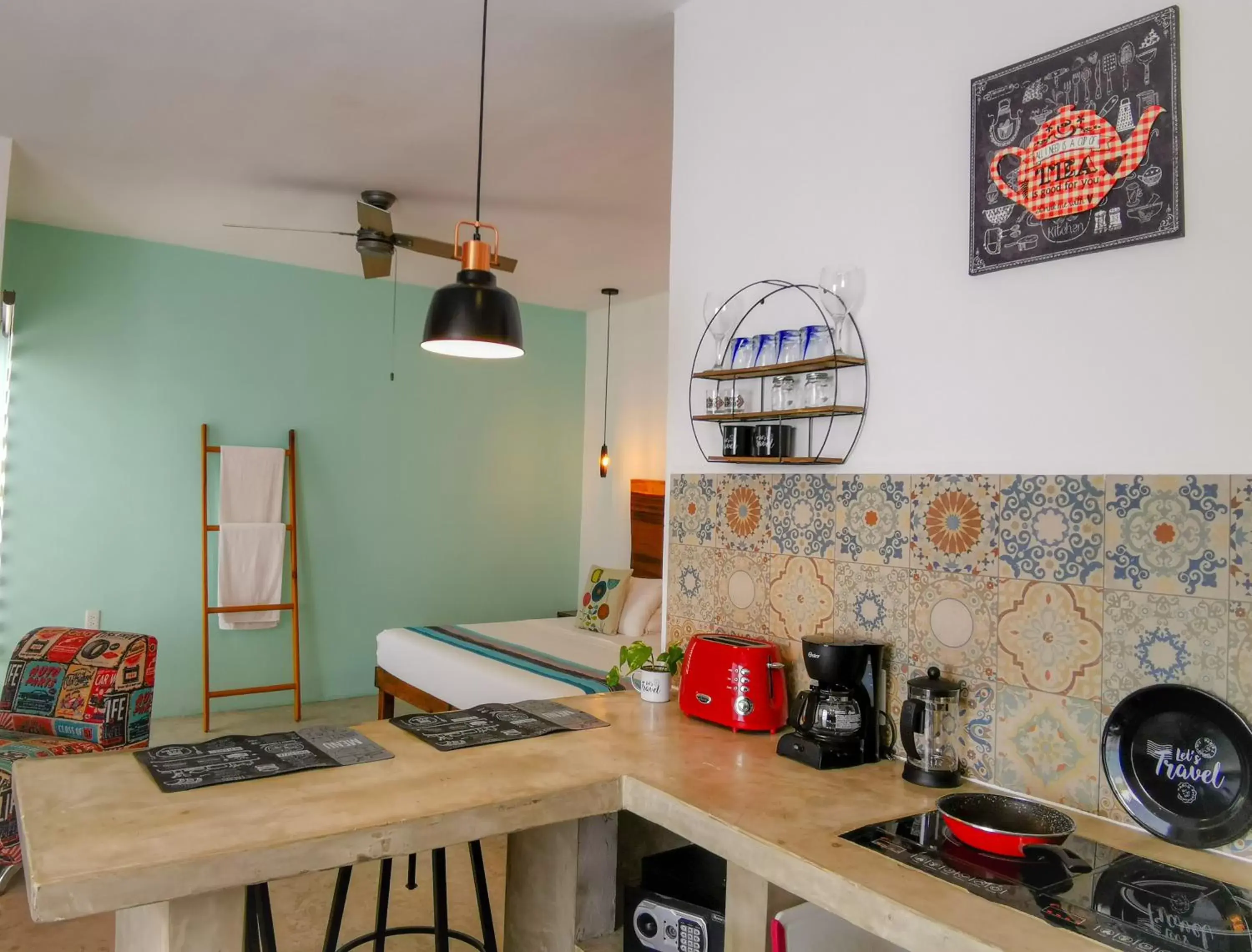 Coffee/tea facilities, Kitchen/Kitchenette in Les Suites Calle 2 by Galian