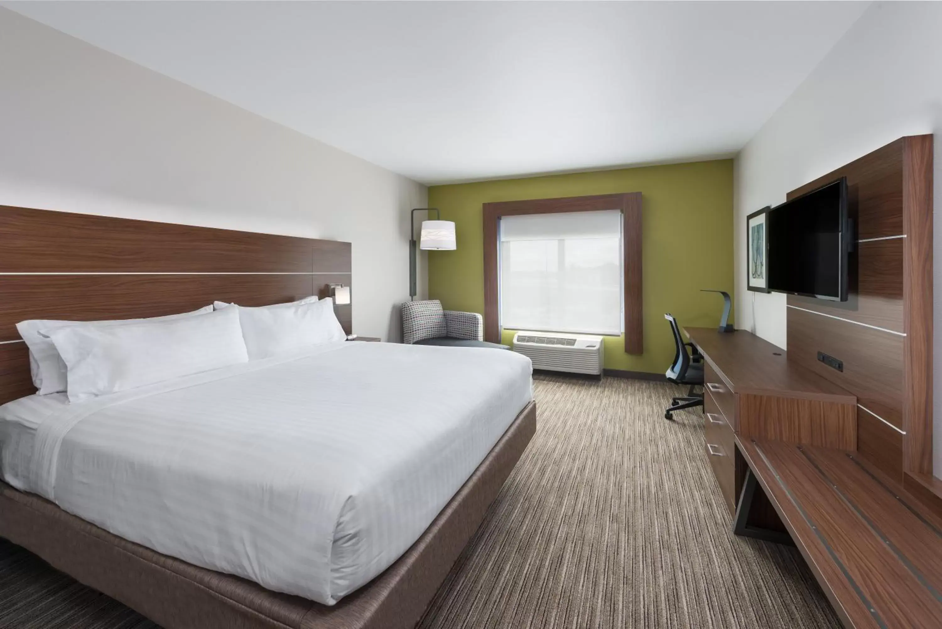 Photo of the whole room, Bed in Holiday Inn Express Troy, an IHG Hotel