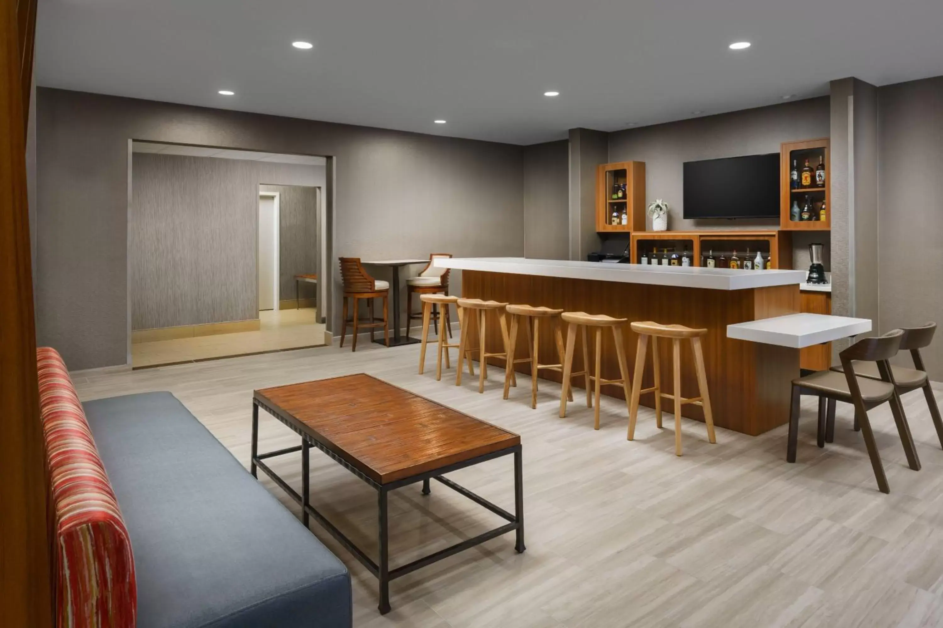 Lobby or reception, Lounge/Bar in SpringHill Suites Providence West Warwick