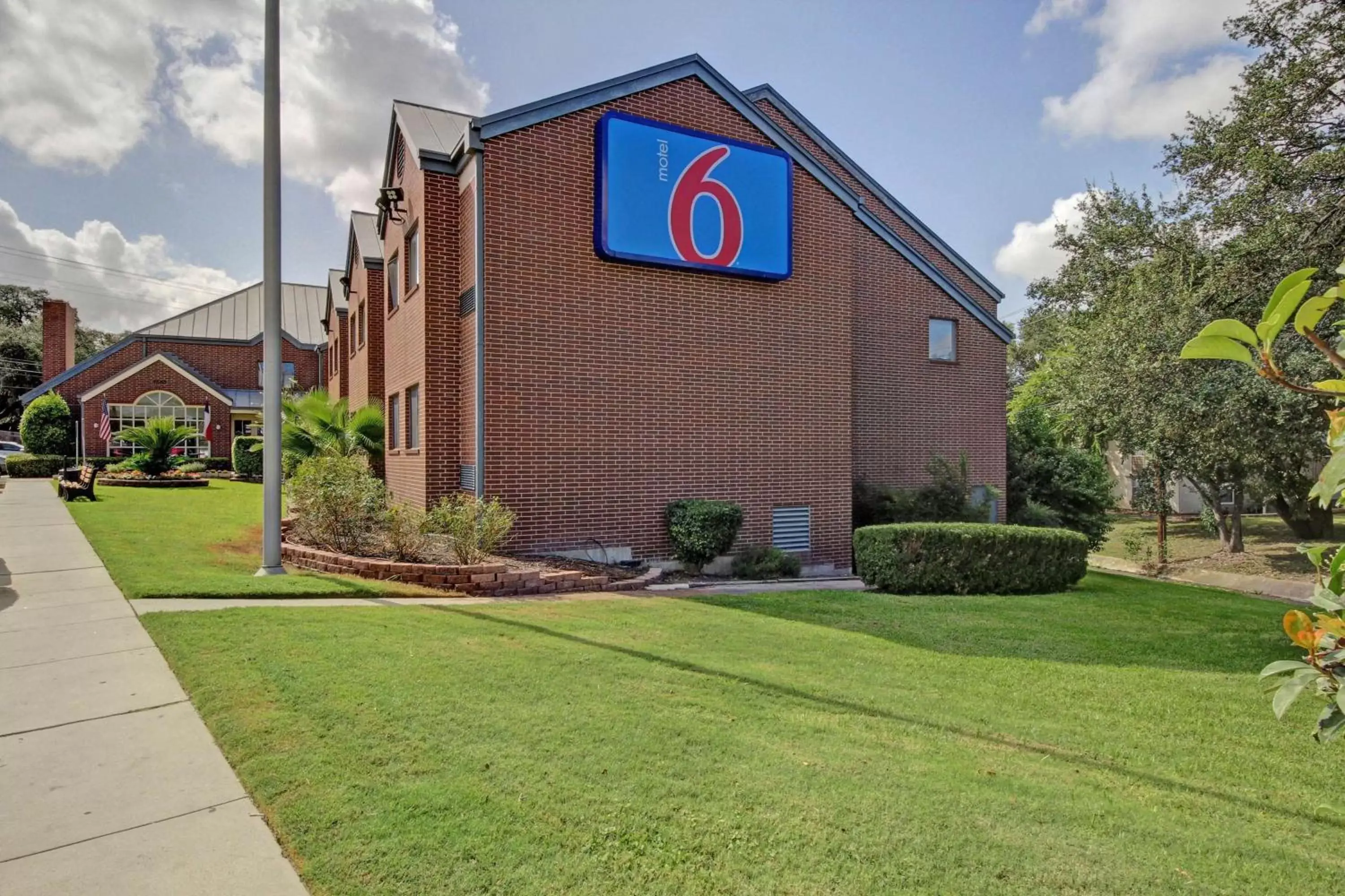 Property Building in Motel 6-San Antonio, TX - Medical Center South