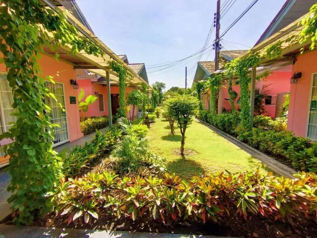 Day, Garden in Bangkok Rama Hotel