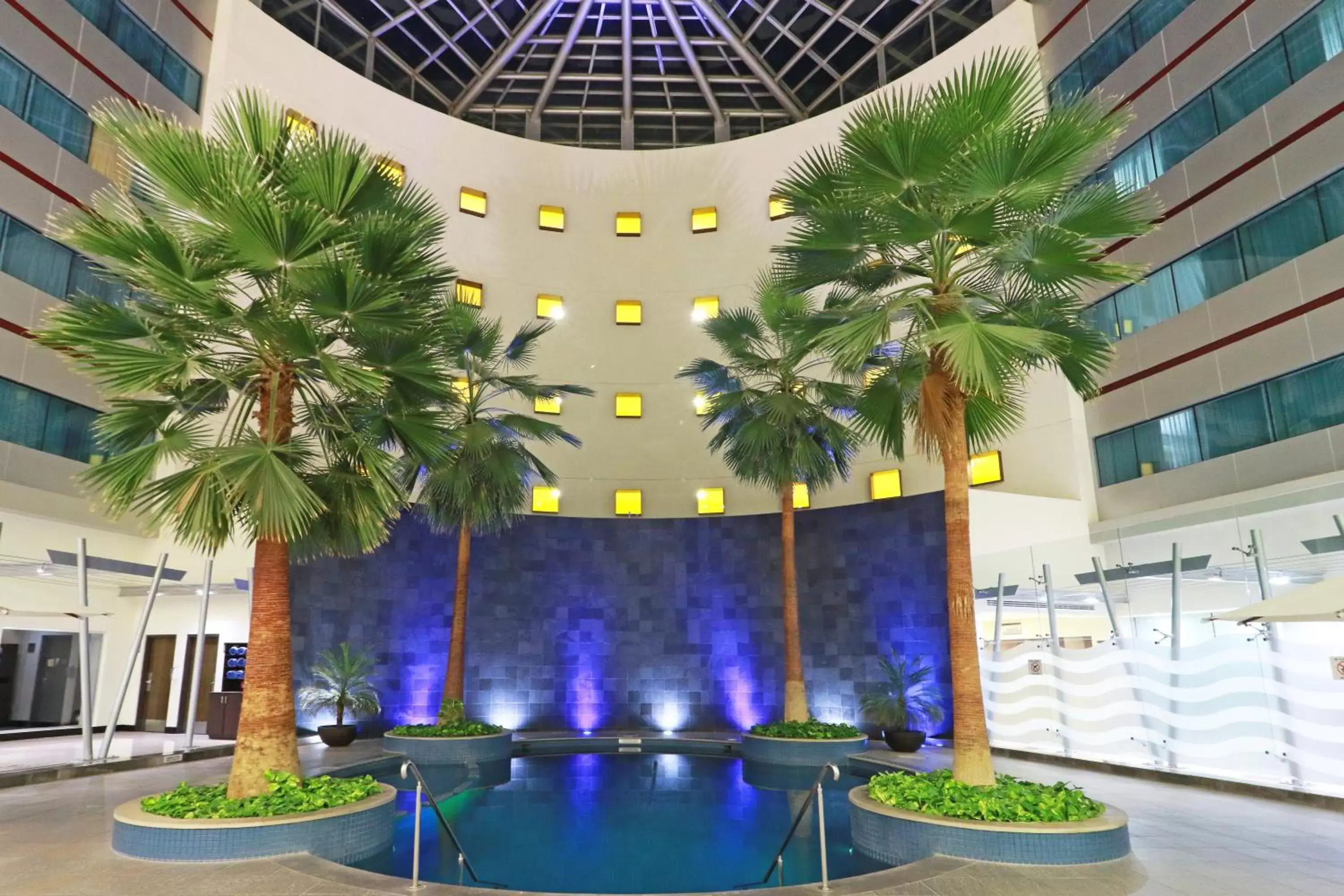 Swimming pool, Lobby/Reception in Crowne Plaza Leon, an IHG Hotel