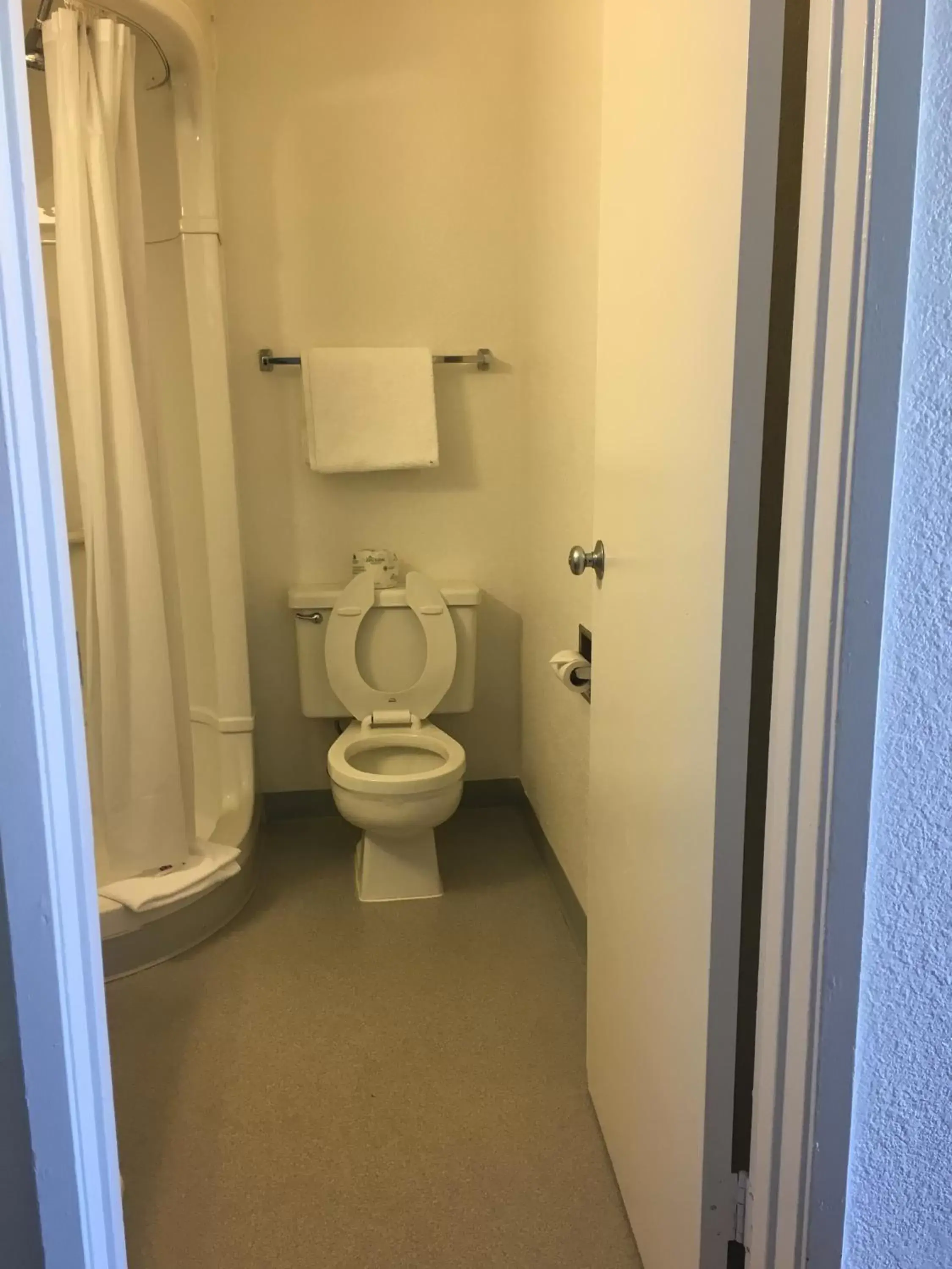 Bathroom in Motel 6-Tucumcari, NM