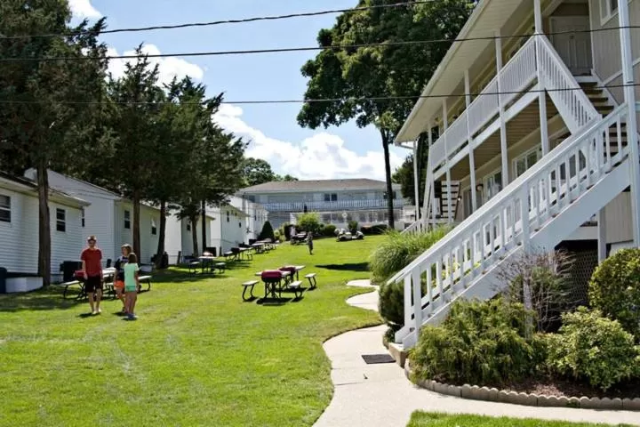 Day, Property Building in Colonial Shores Resort