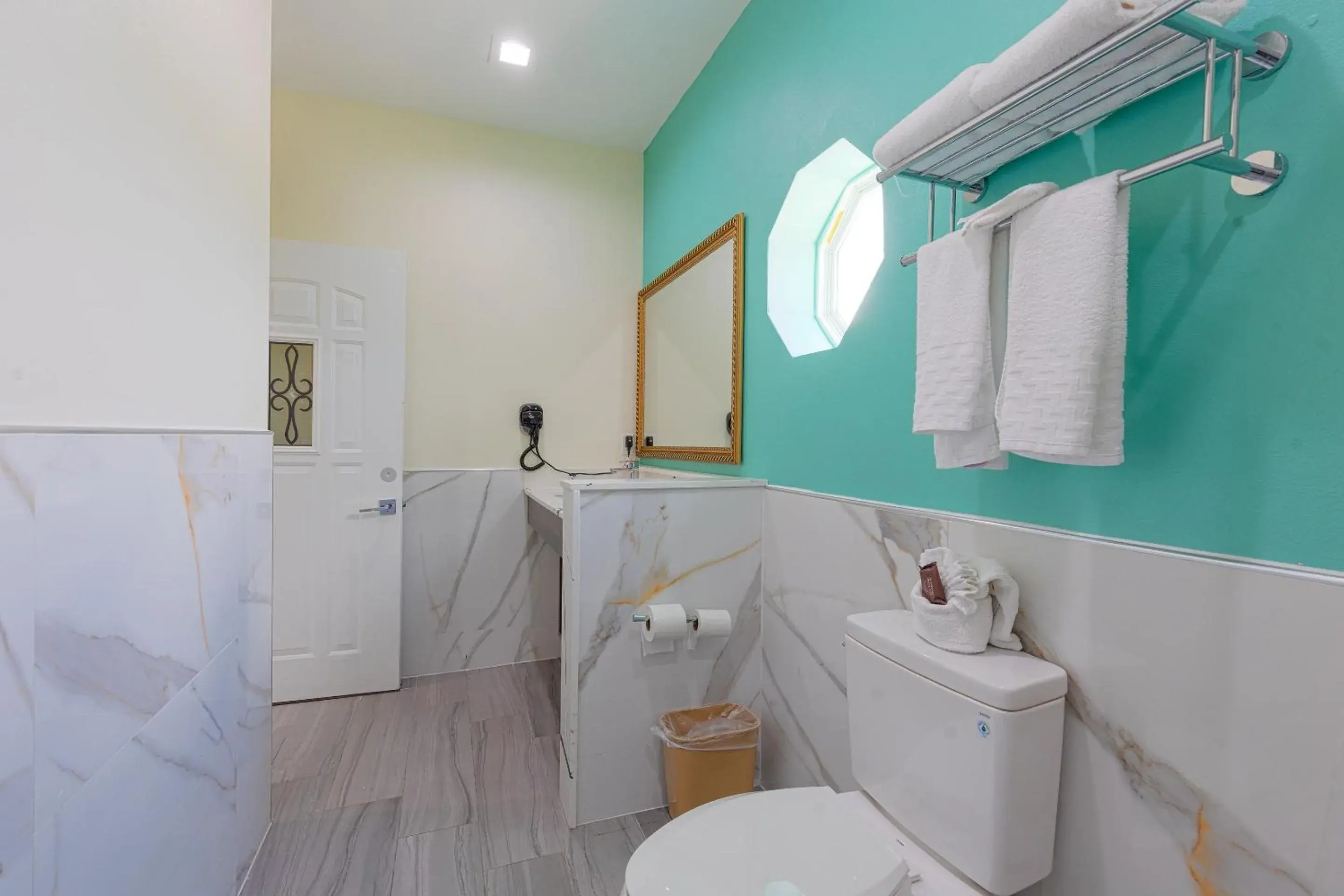 Bathroom in La Vyoma Villas, Westpark Hwy 6