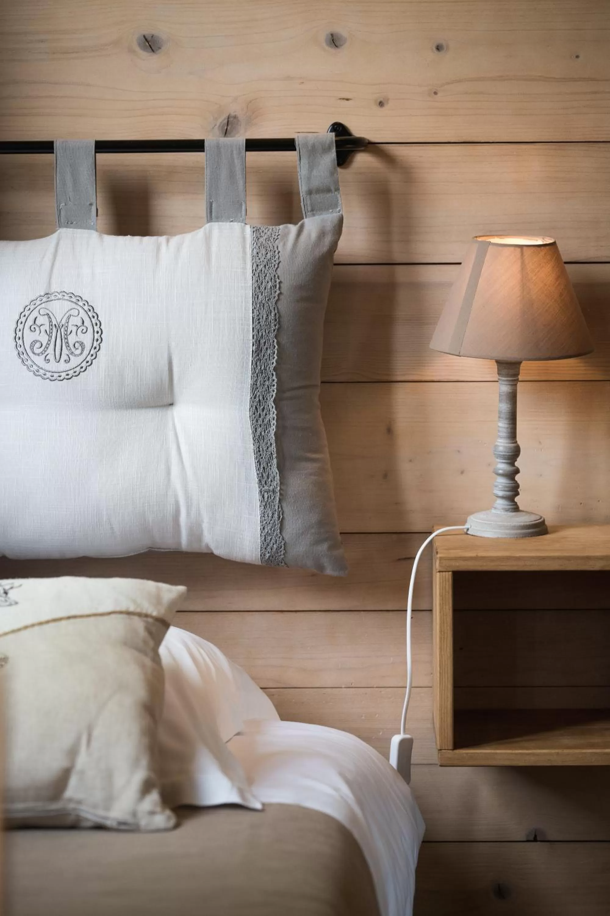 Decorative detail, Bed in Hotel La Montagne