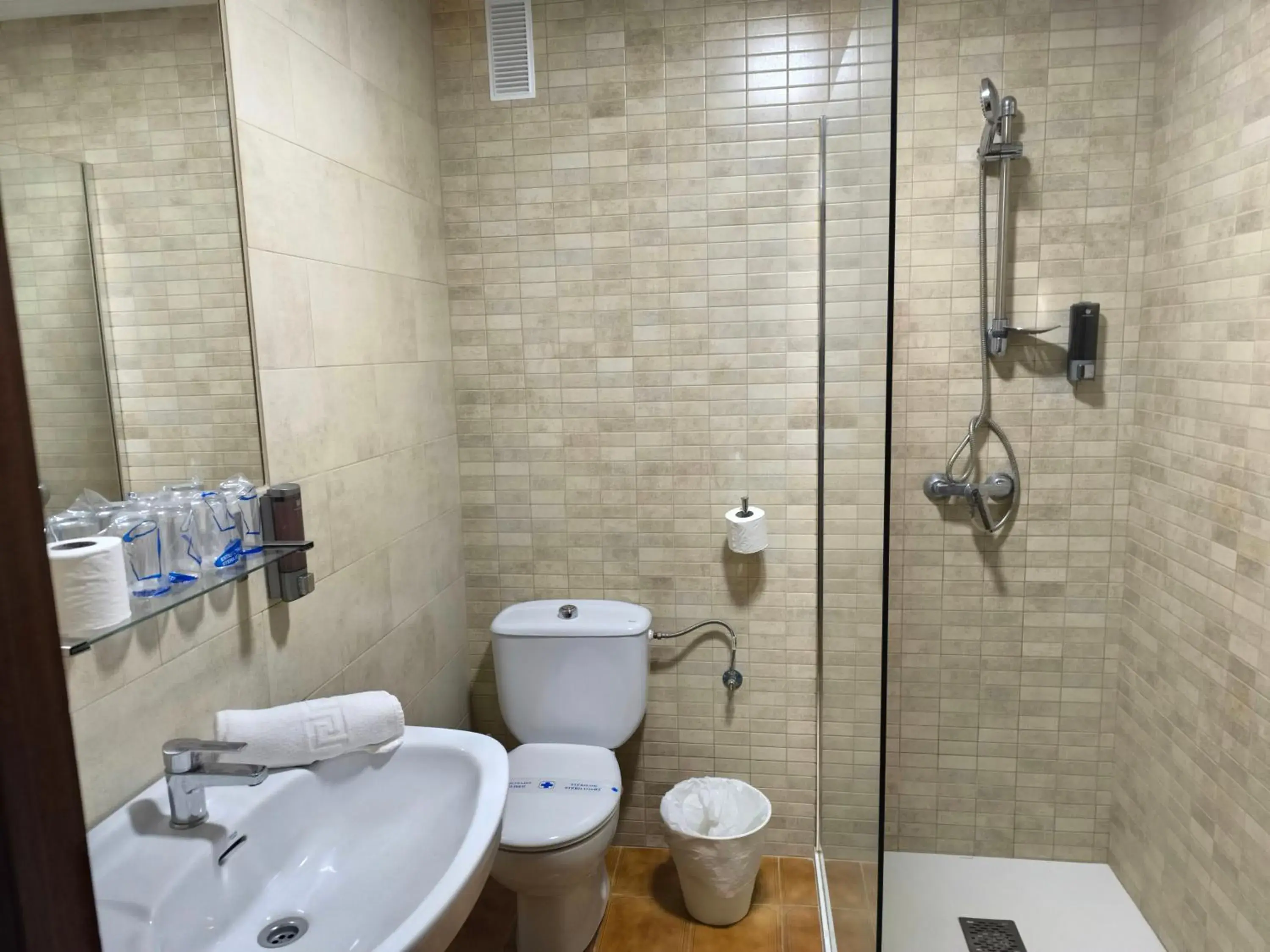 Bathroom in Hotel Arillo