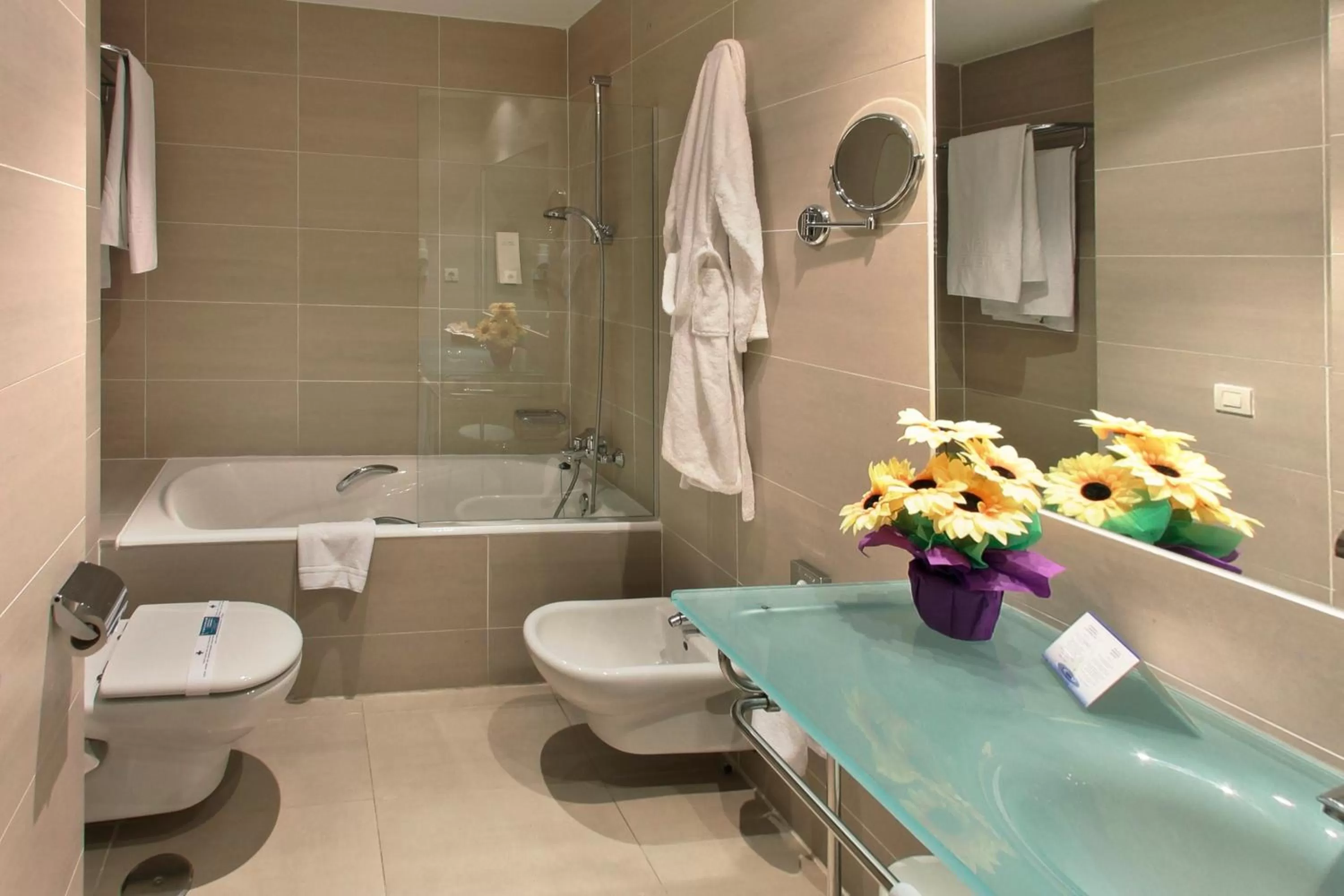 Bathroom in Hotel Mas Camarena