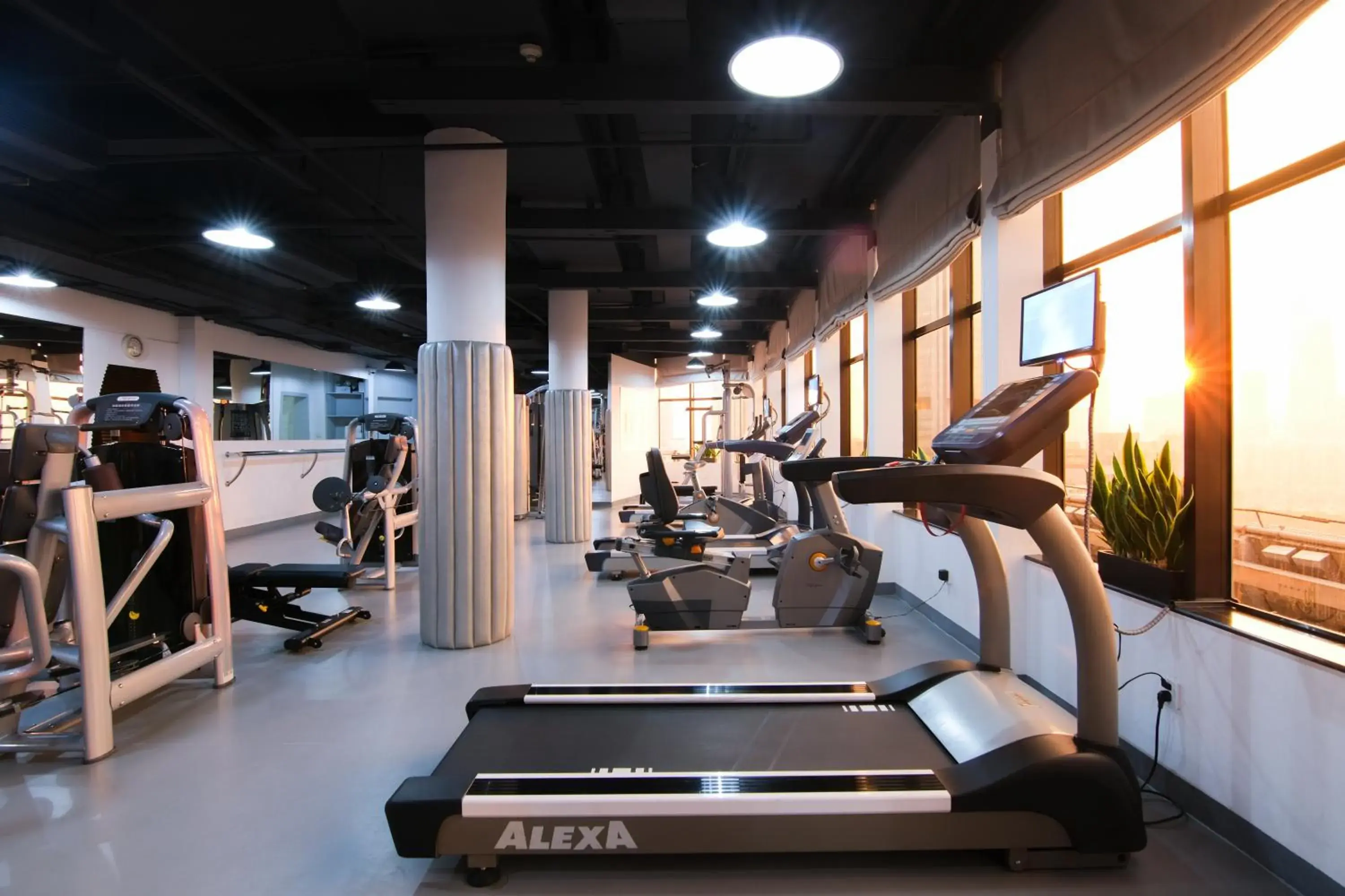 Fitness centre/facilities in Grand Skylight Hotel Shenzhen Zhonghang Fitness centre/facilities in Grand Skylight Hotel Shenzhen Zhonghang