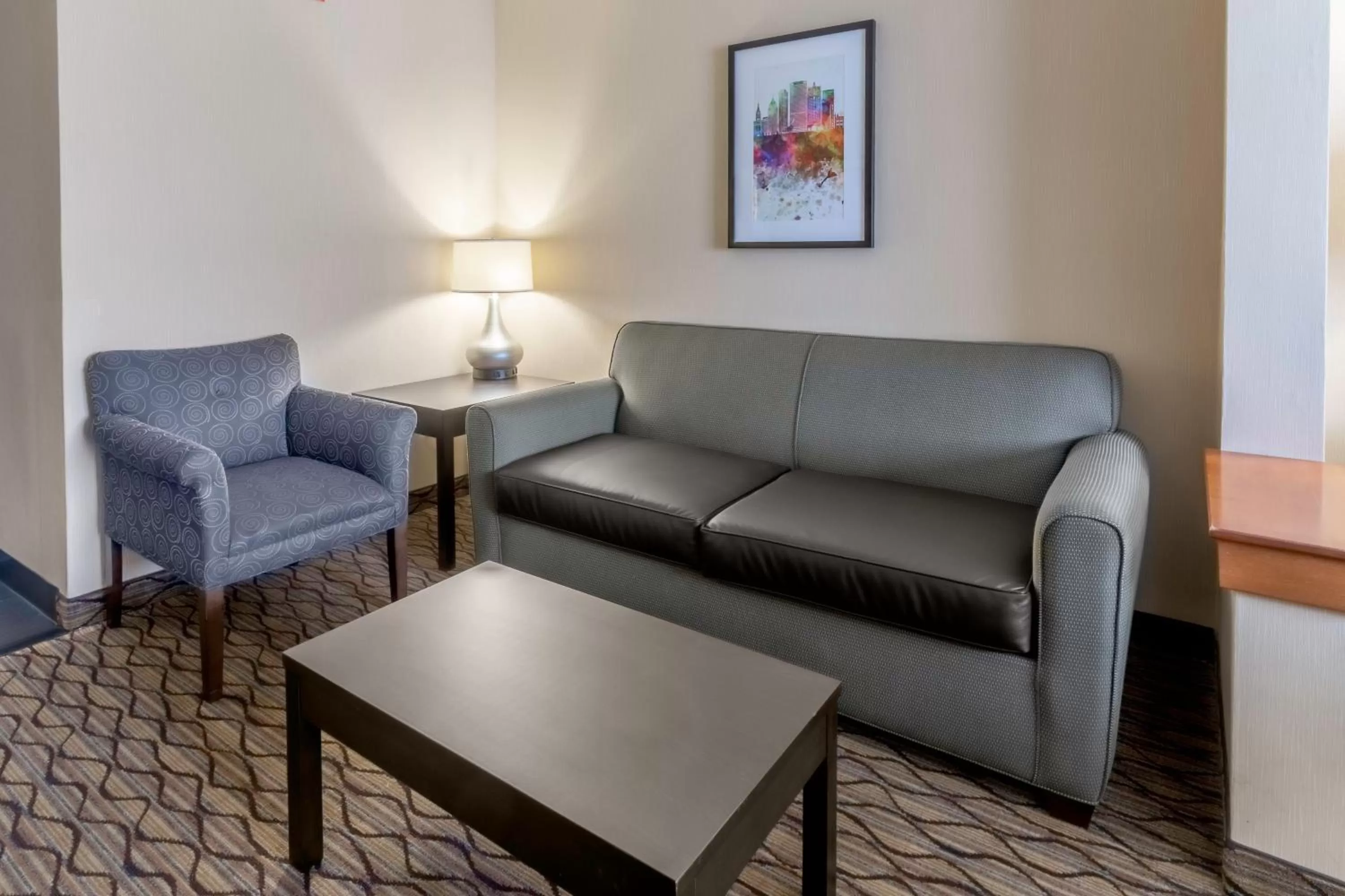 Photo of the whole room in Holiday Inn Milwaukee Airport by IHG