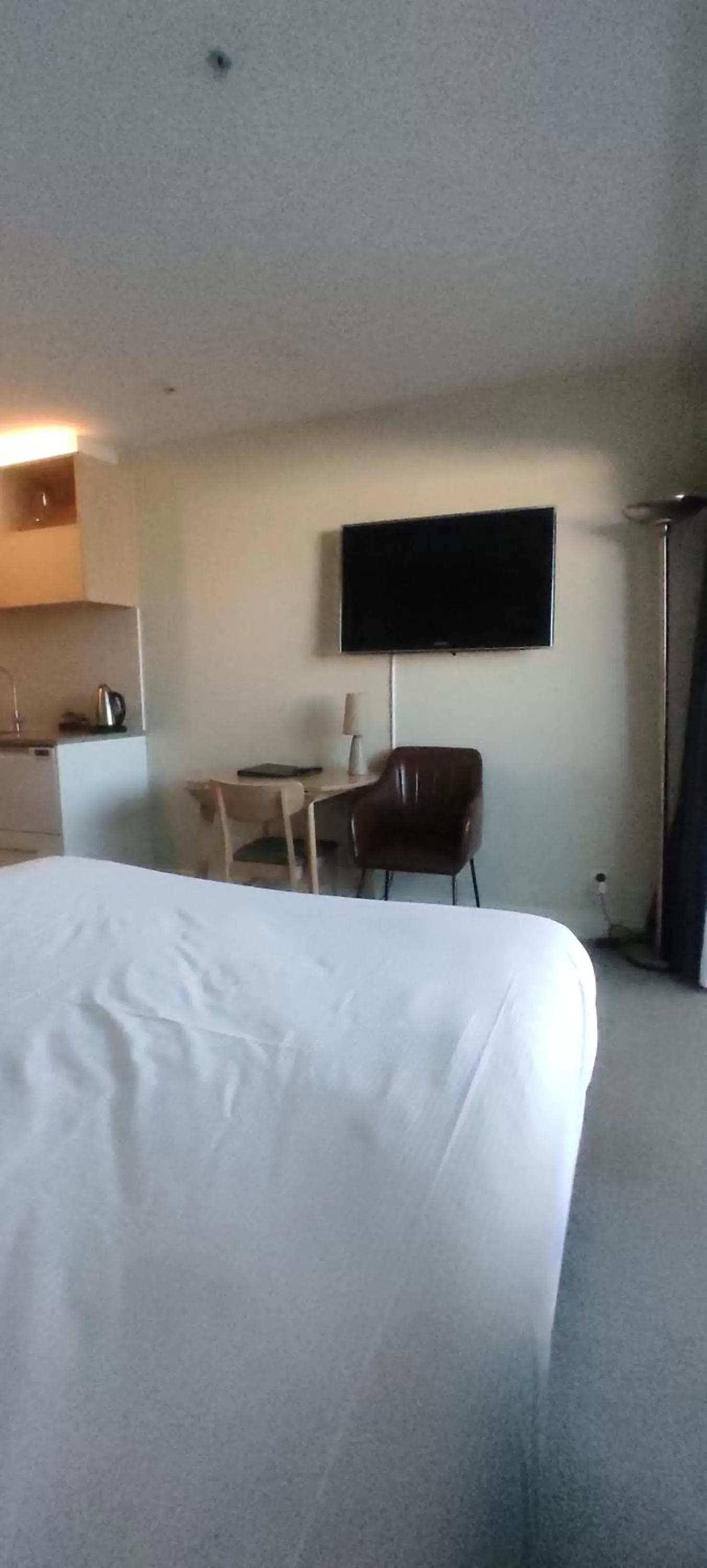 Photo of the whole room, Bed in West Fitzroy Apartments