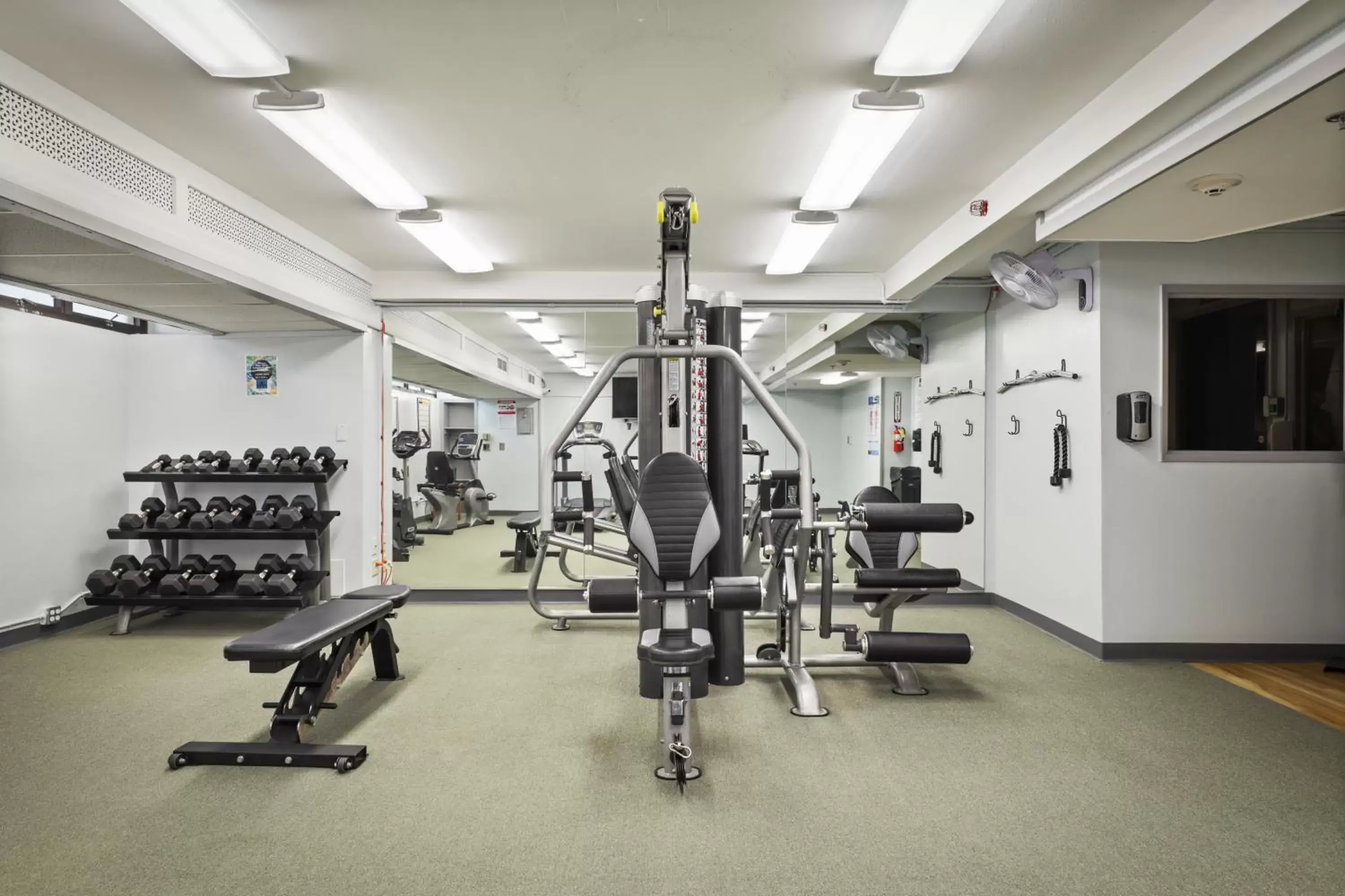 Fitness centre/facilities, Fitness Center/Facilities in Aston Waikiki Sunset