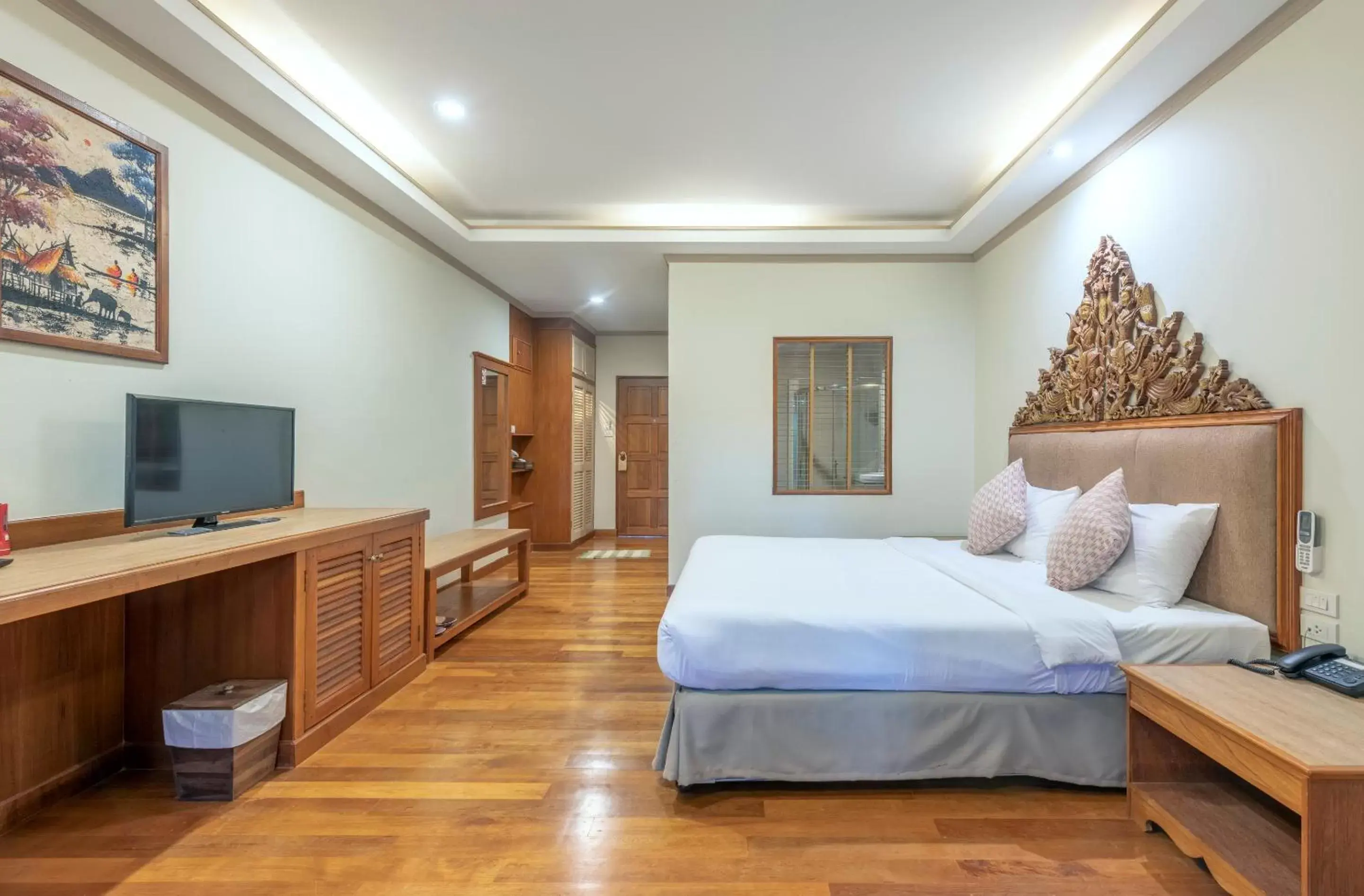 Bedroom, Bed in Vana Varin Resort