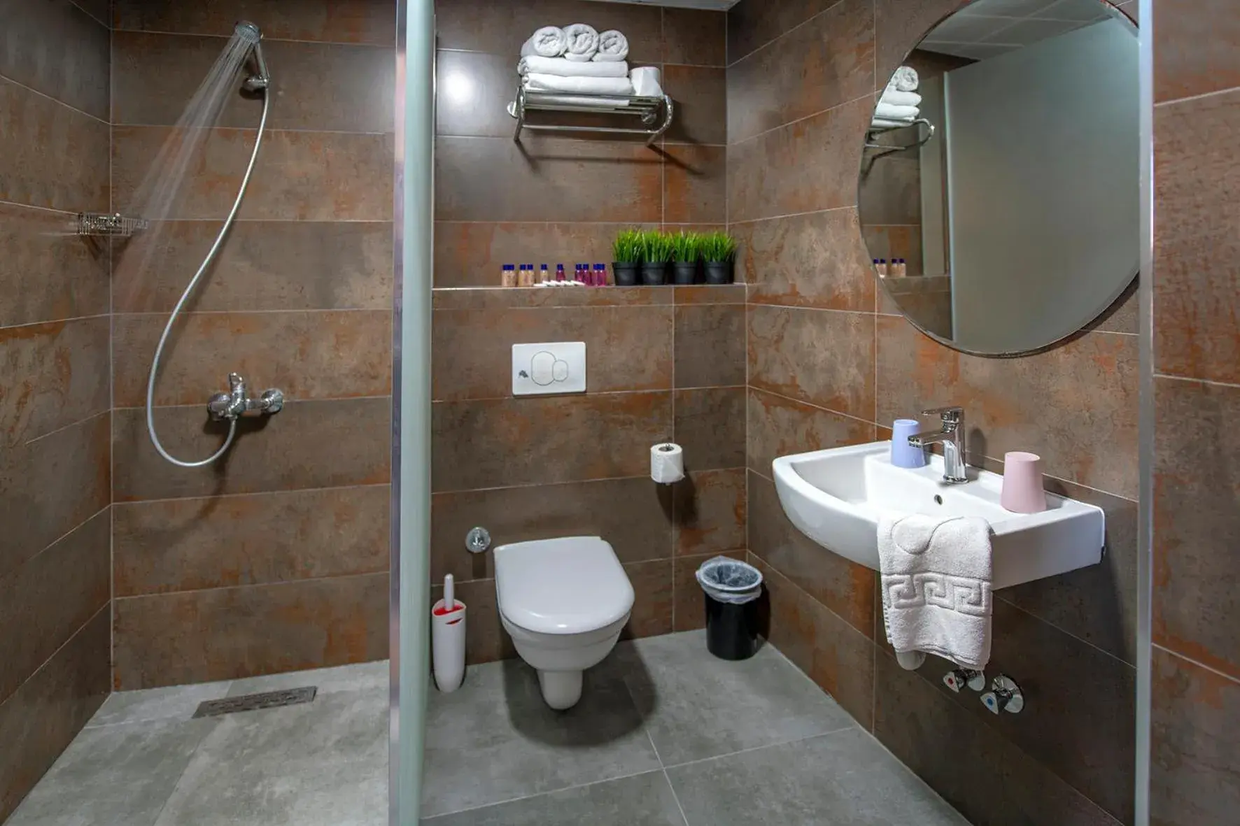 Shower, Bathroom in Tourist Hotel