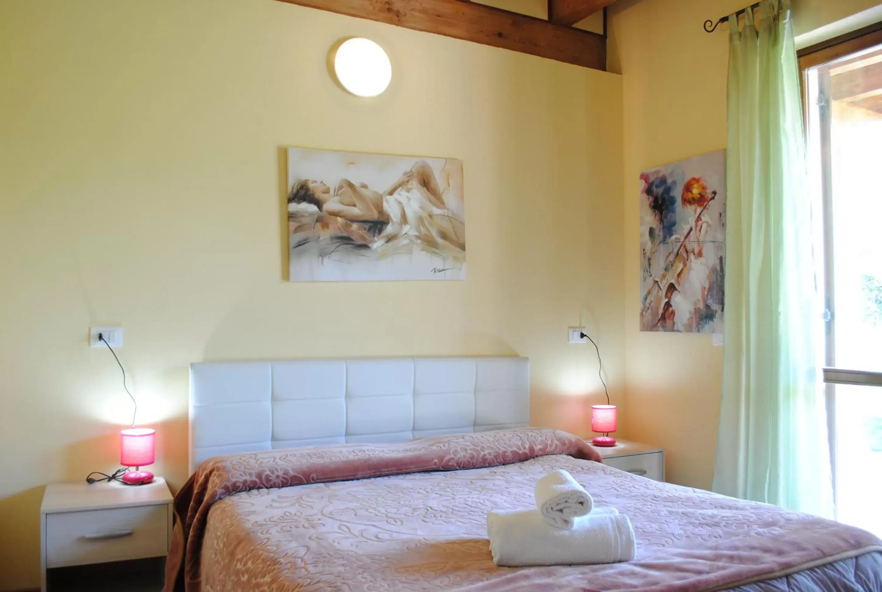 Bedroom, Bed in AGRITURISMO MELOGRANO D'ORO