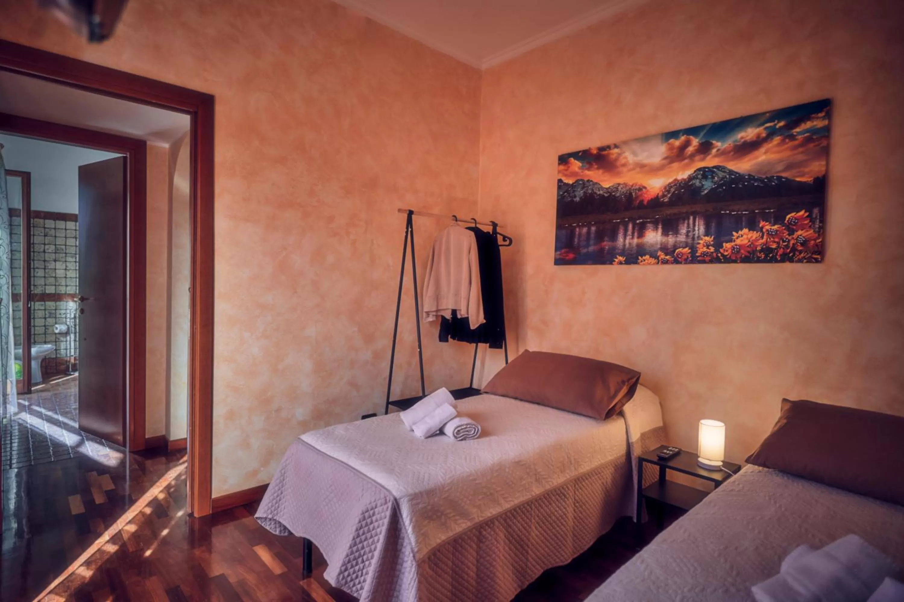 Bed in Travelershome 212 Airport