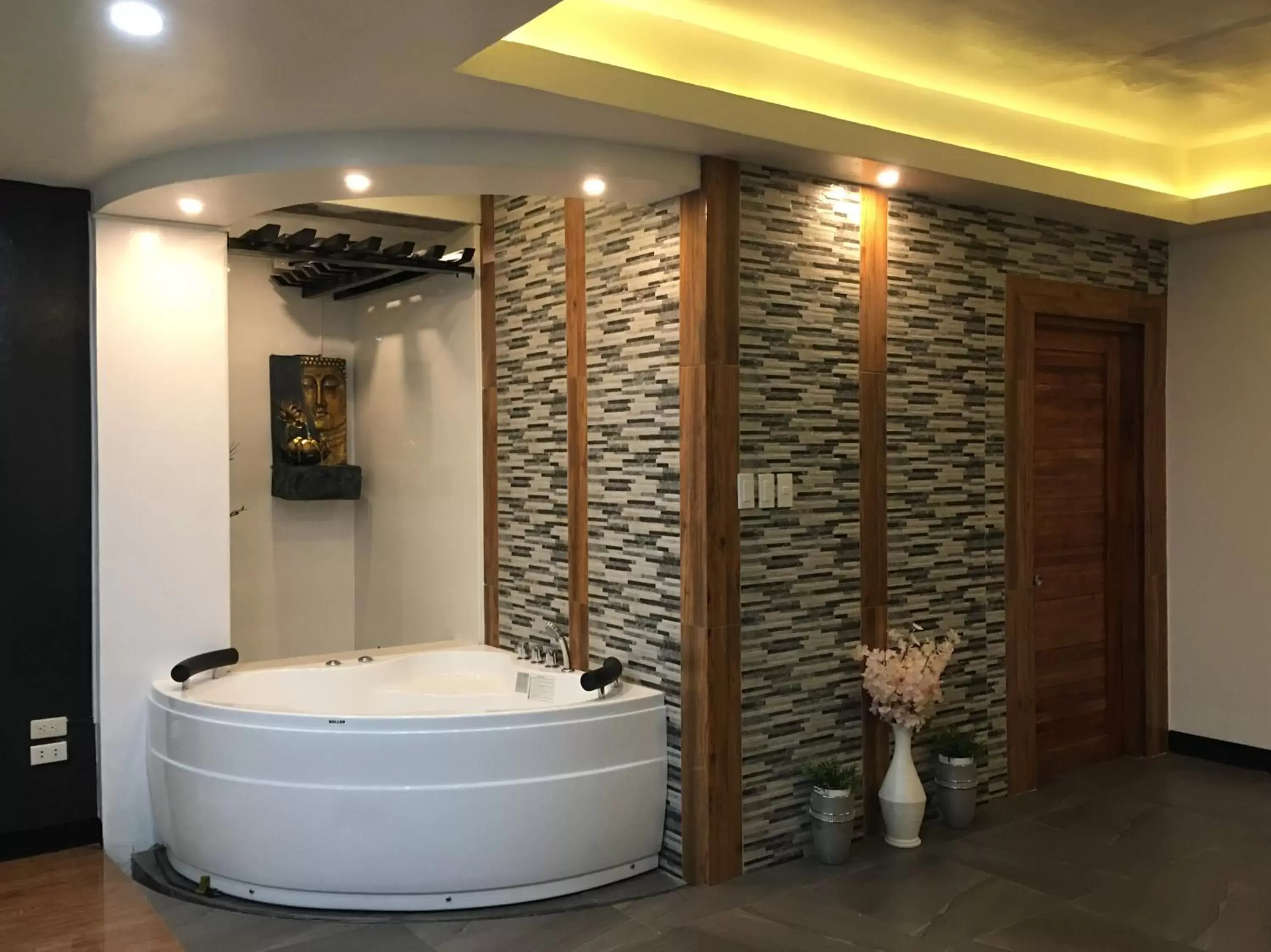 Bath, Bathroom in Rangya Hotel