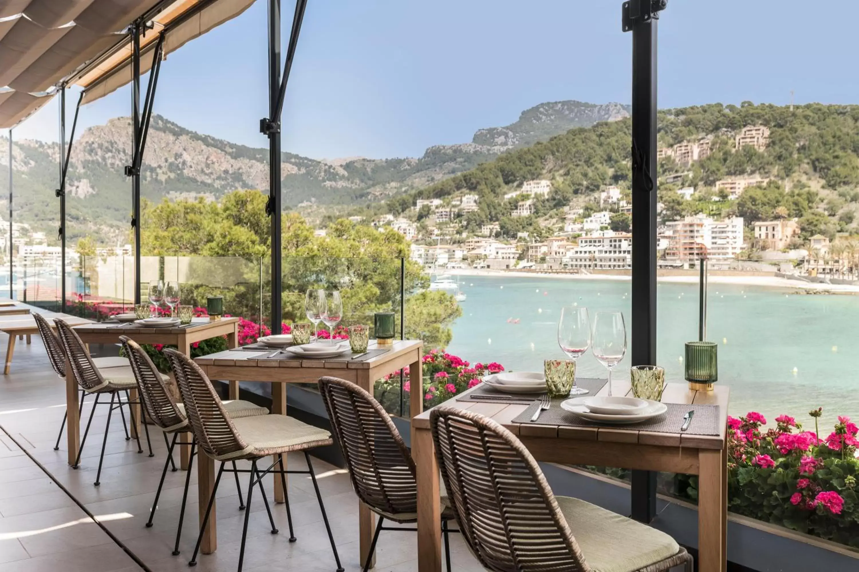 Balcony/Terrace, Restaurant/Places to Eat in Pure Salt Port de Sóller