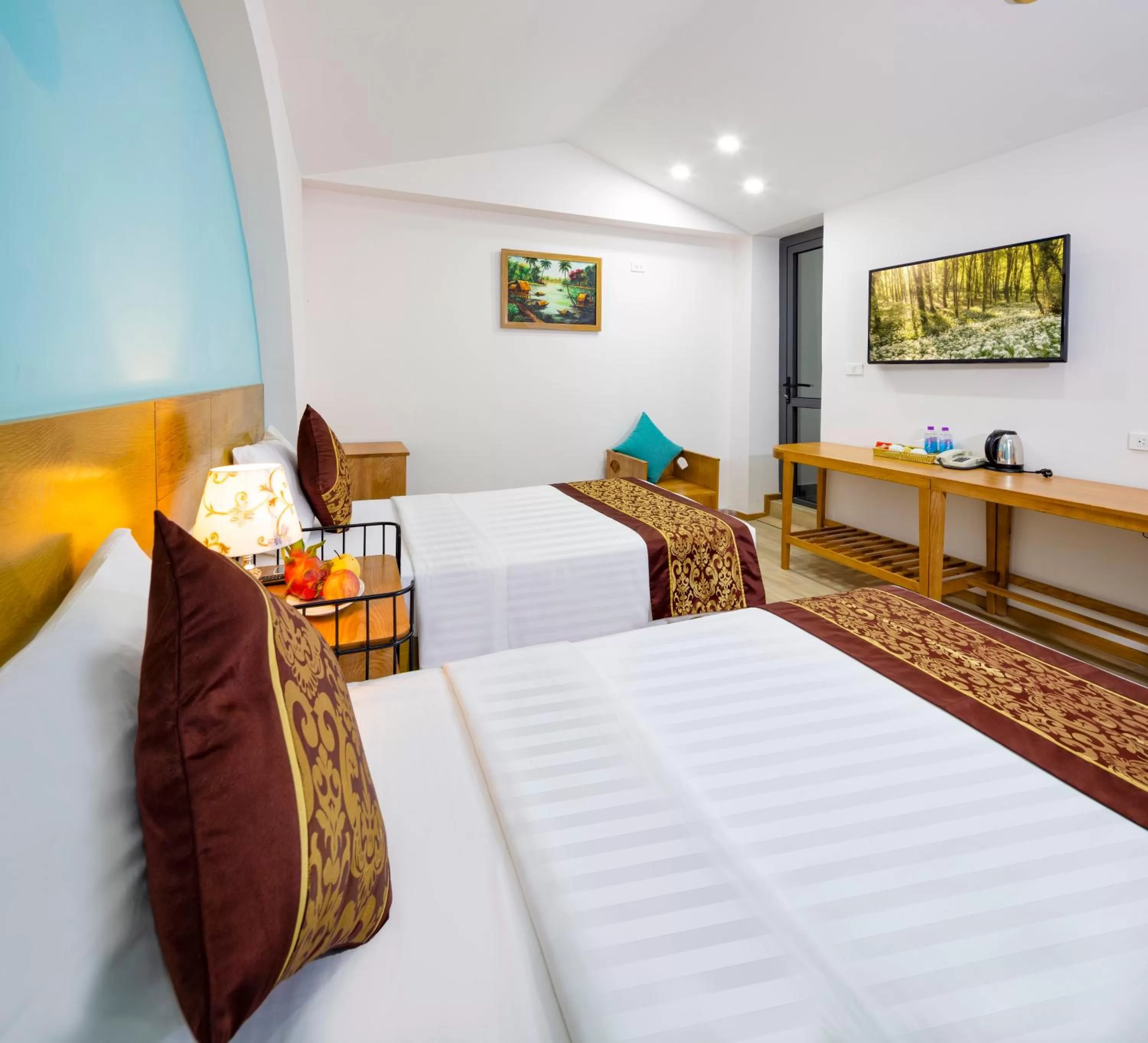 Superior Triple Room in Prime New Hotel