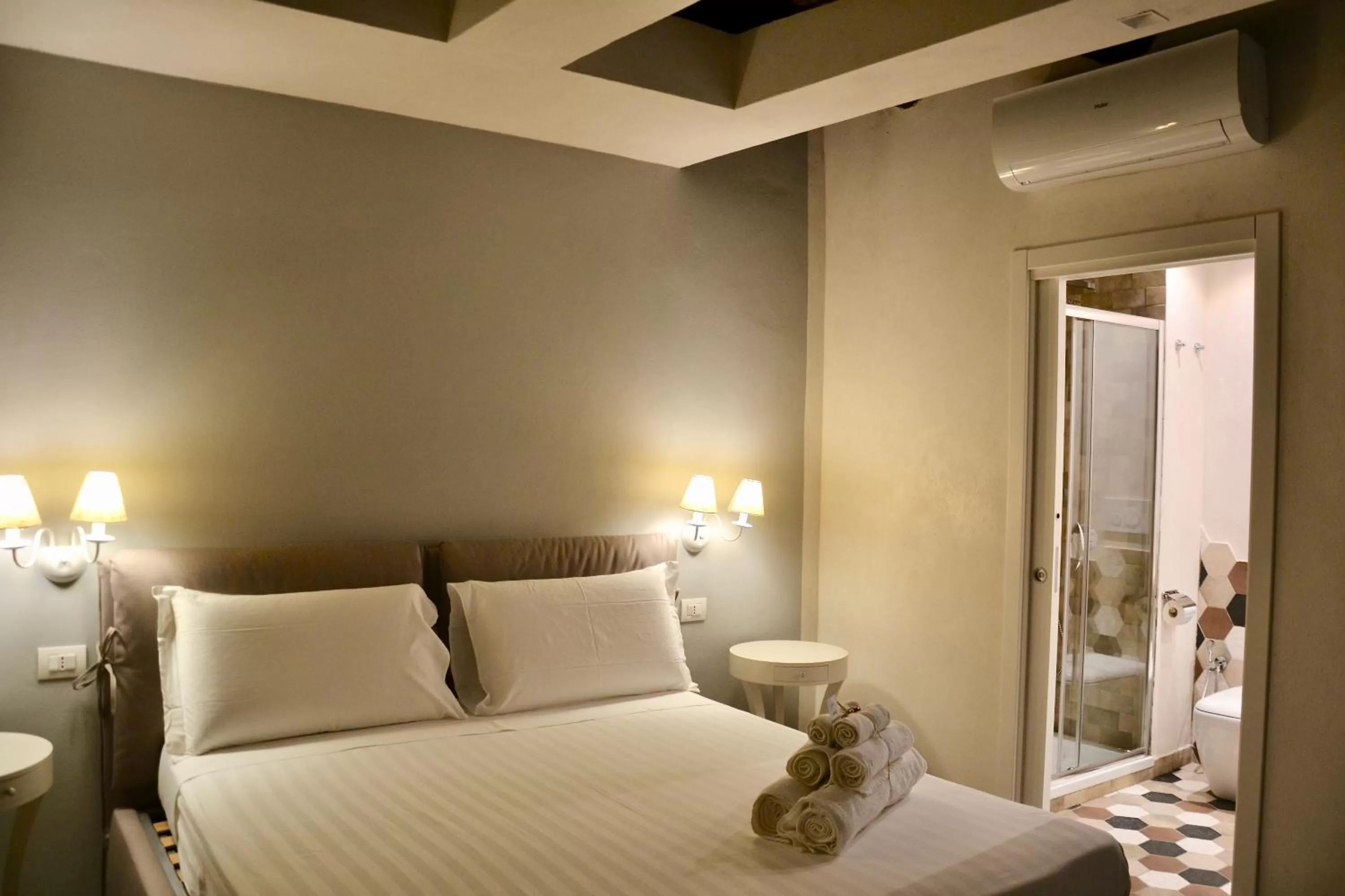 Bedroom, Bed in Vicoli di Napoli B&B