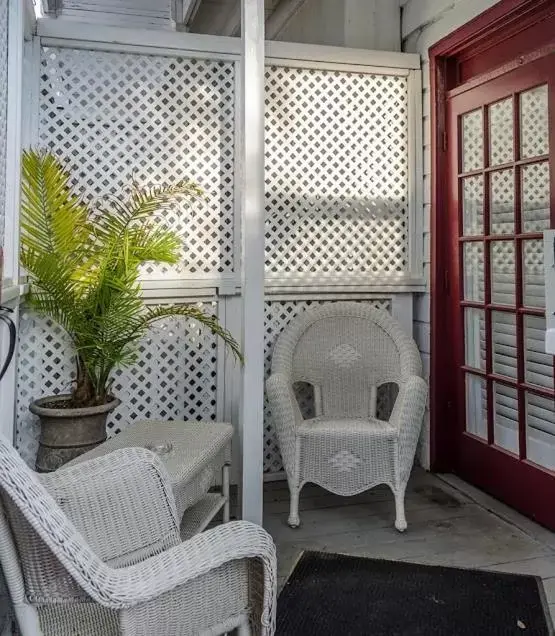 Seating Area in Casablanca Inn on the Bay