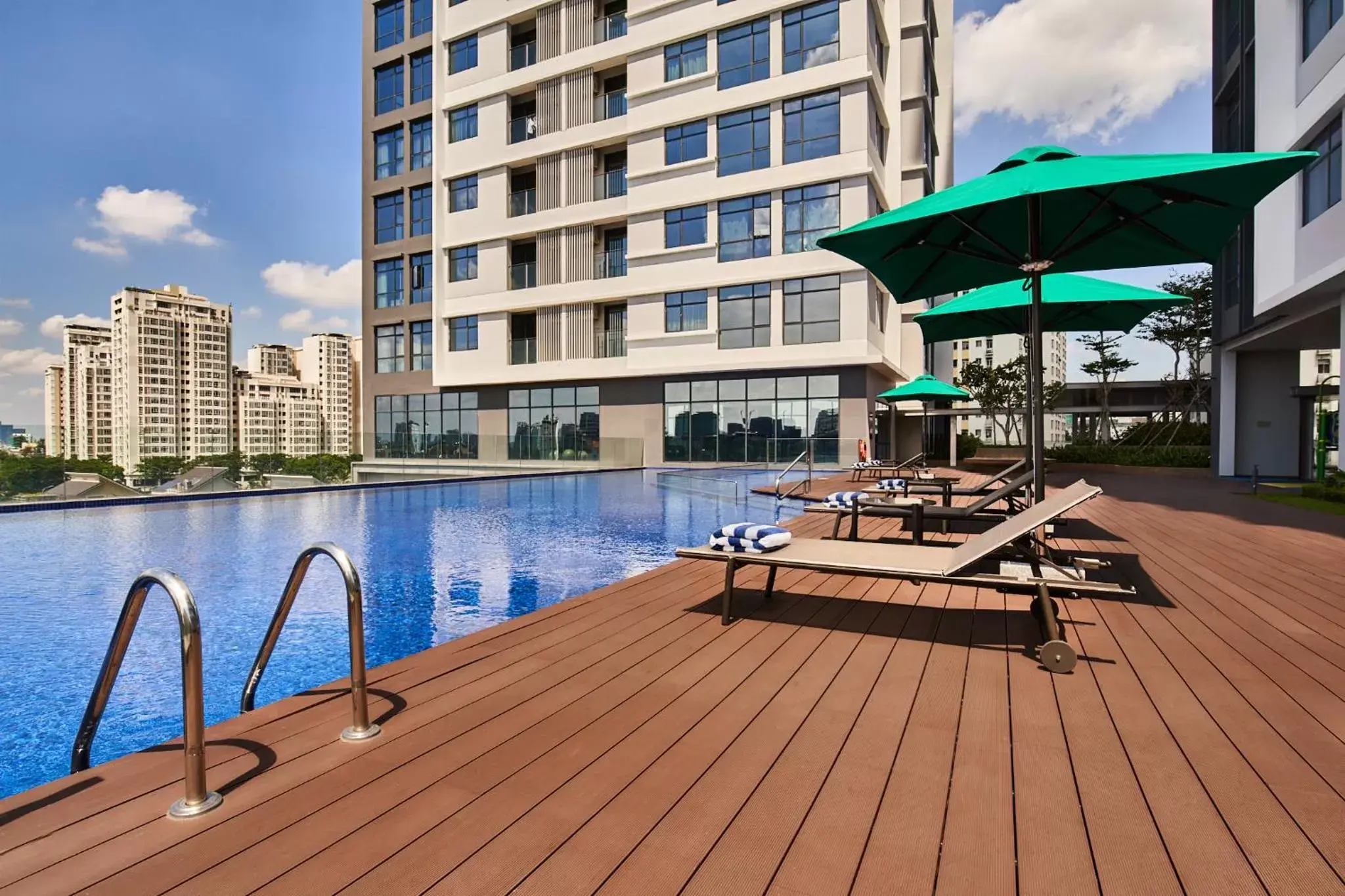 Swimming pool in Oakwood Residence Saigon Swimming pool in Oakwood Residence Saigon
