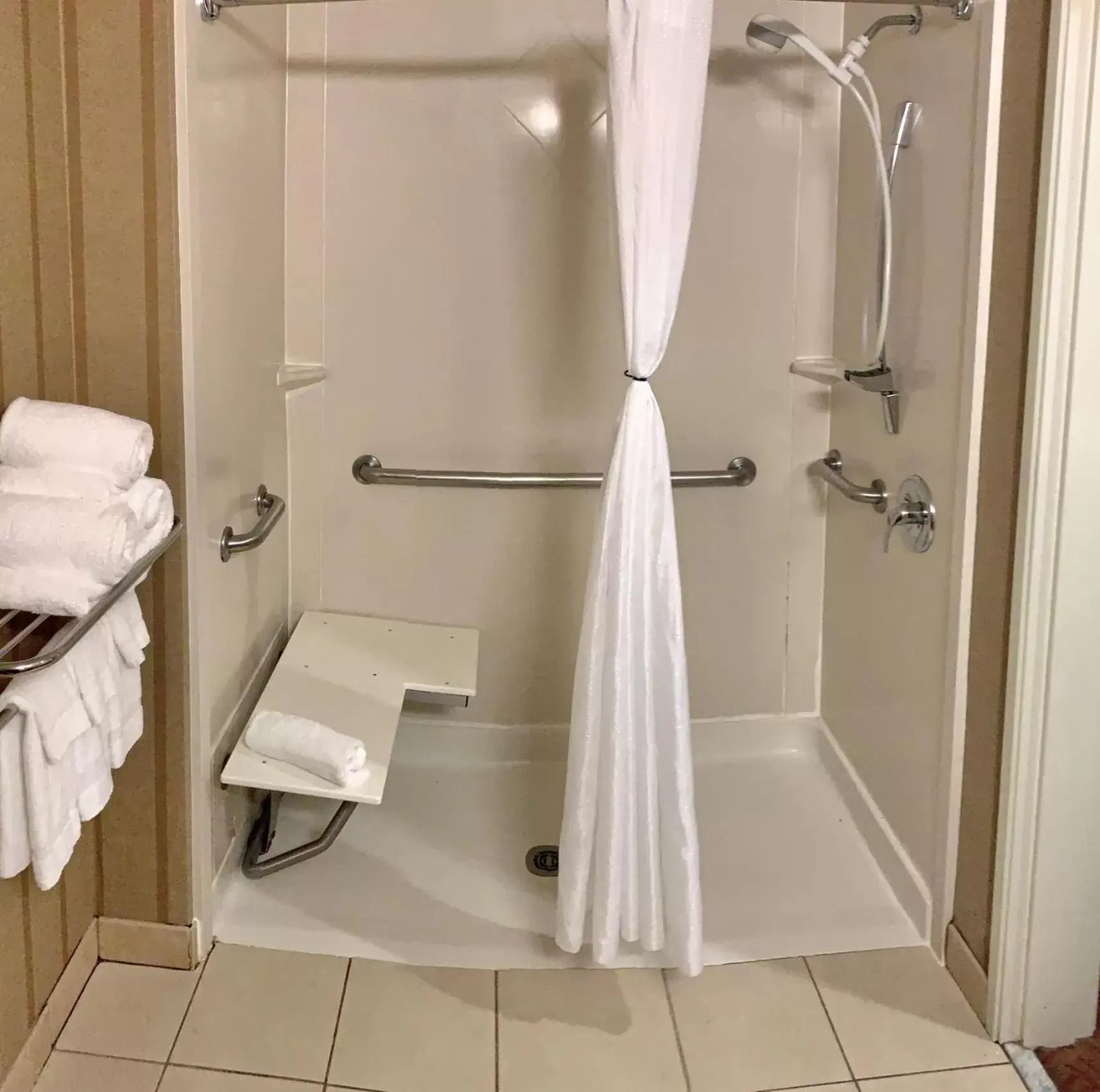 Shower, Bathroom in Country Inn & Suites by Radisson, Potomac Mills Woodbridge, VA