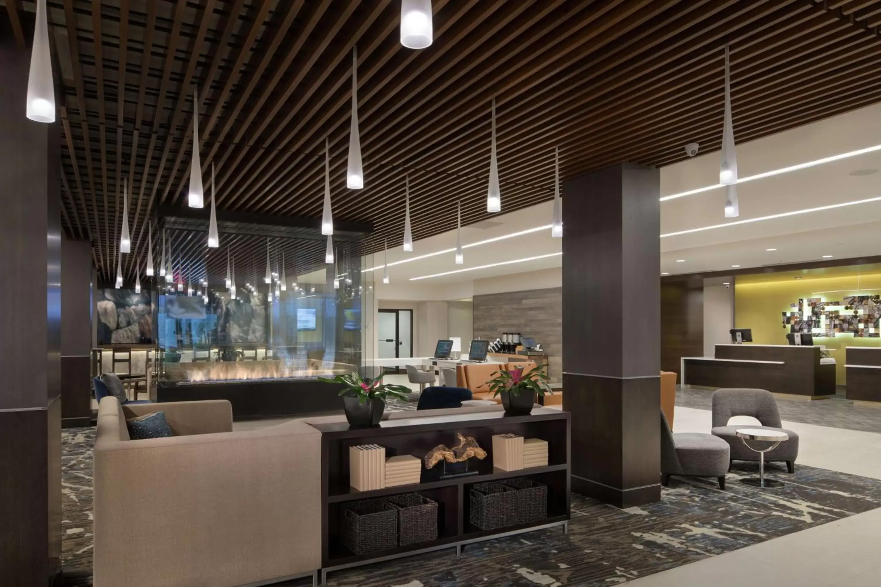 Lobby or reception in DoubleTree by Hilton Hotel Syracuse