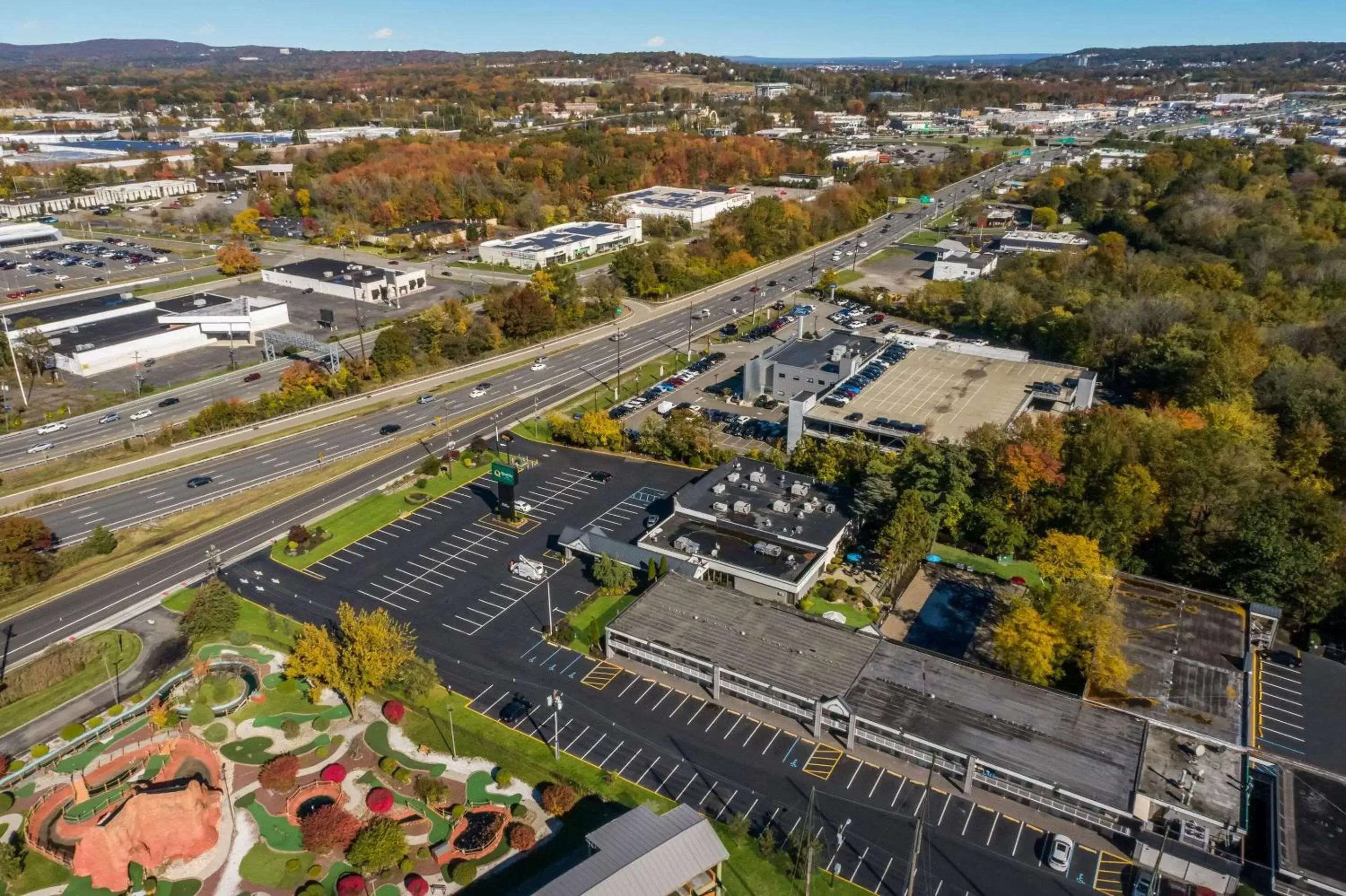 Property building, Bird's-eye View in Quality Inn Wayne - Fairfield Area