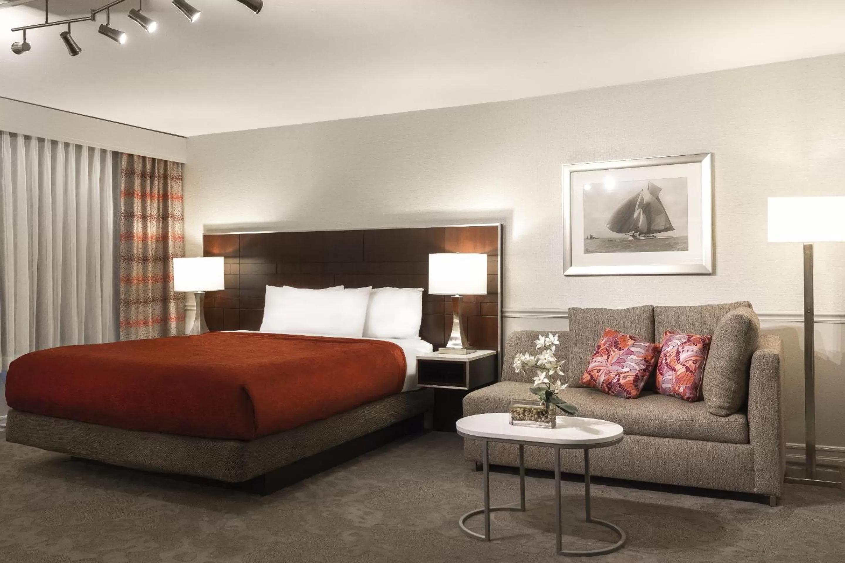 Photo of the whole room, Bed in ALO Hotel by Ayres, Orange