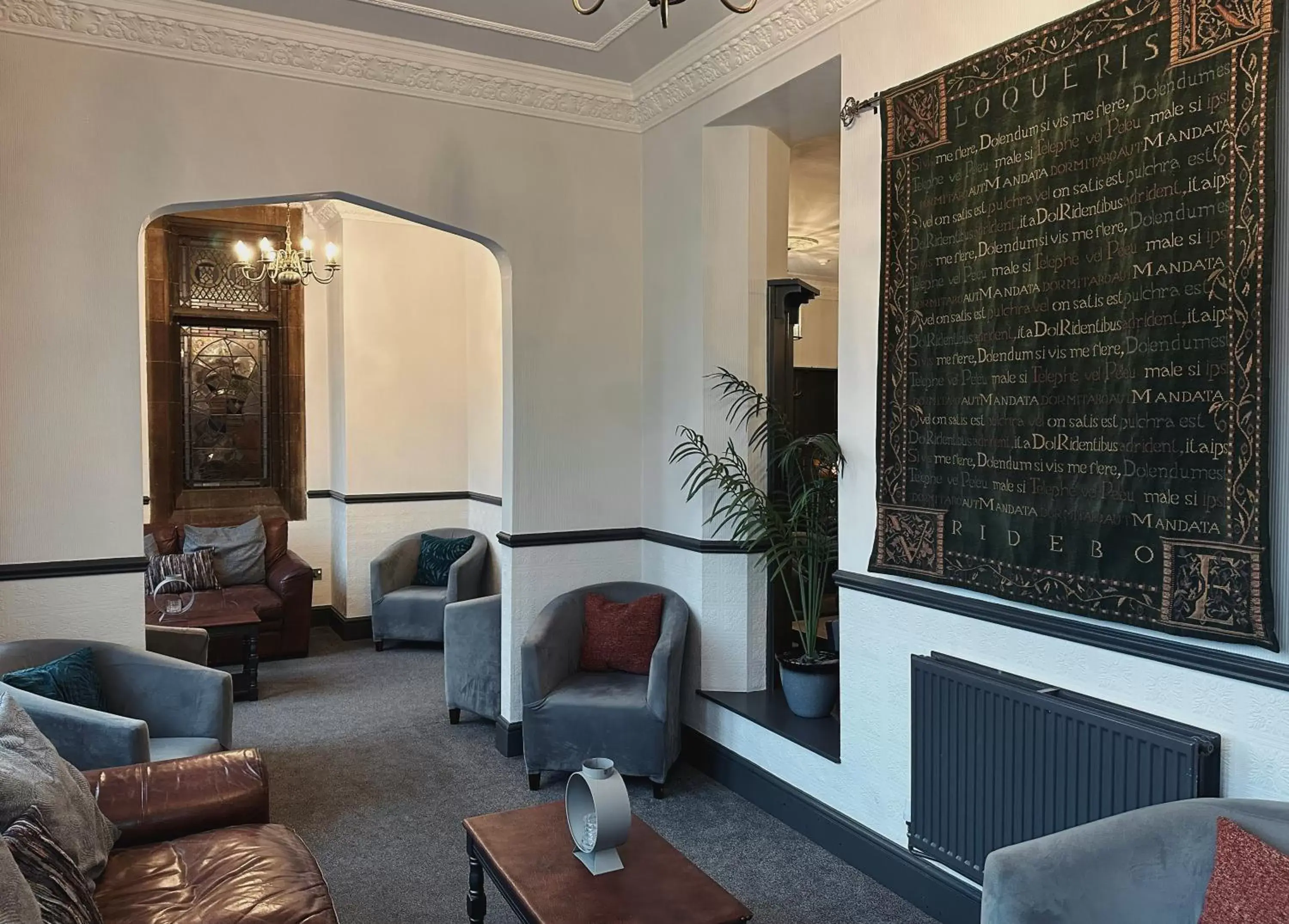 Seating area in Cave Castle Hotel Seating area in Cave Castle Hotel