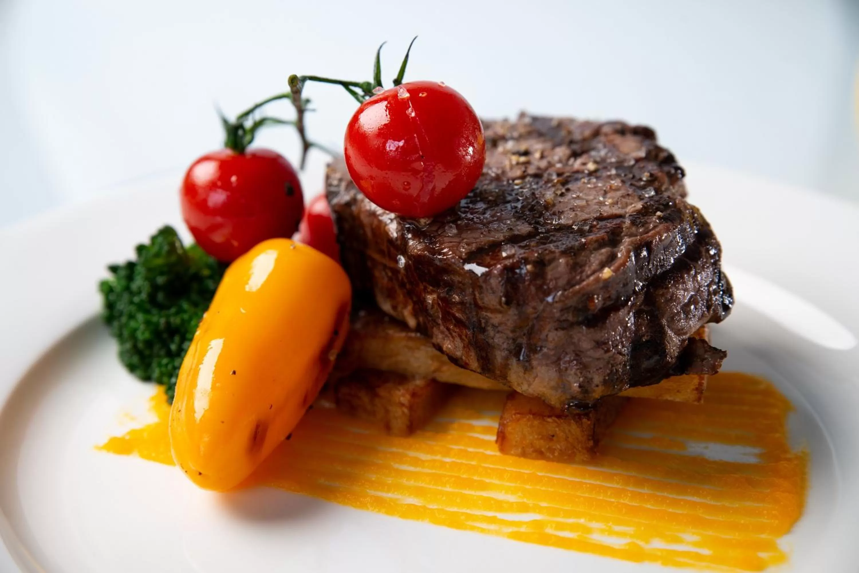 Meeting/conference room in Holiday Inn Edmonton South - Evario Events by IHG